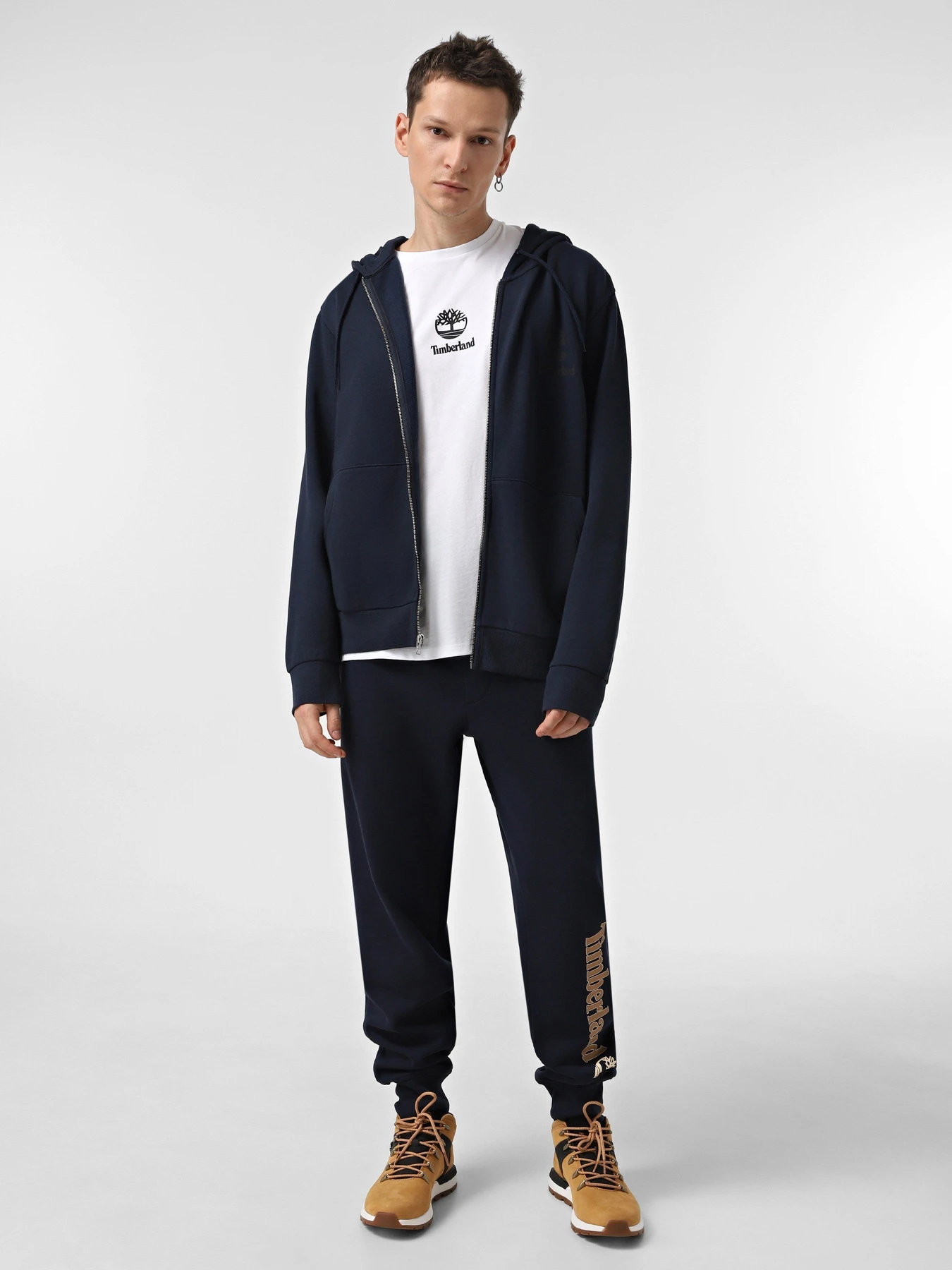 Худи и свитшоты Timberland Print Stack Logo FZ (BB) модель TB0A654K433 Худи и свитшоты Timberland Print Stack Logo FZ (BB) модель TB0A654K433 Фото