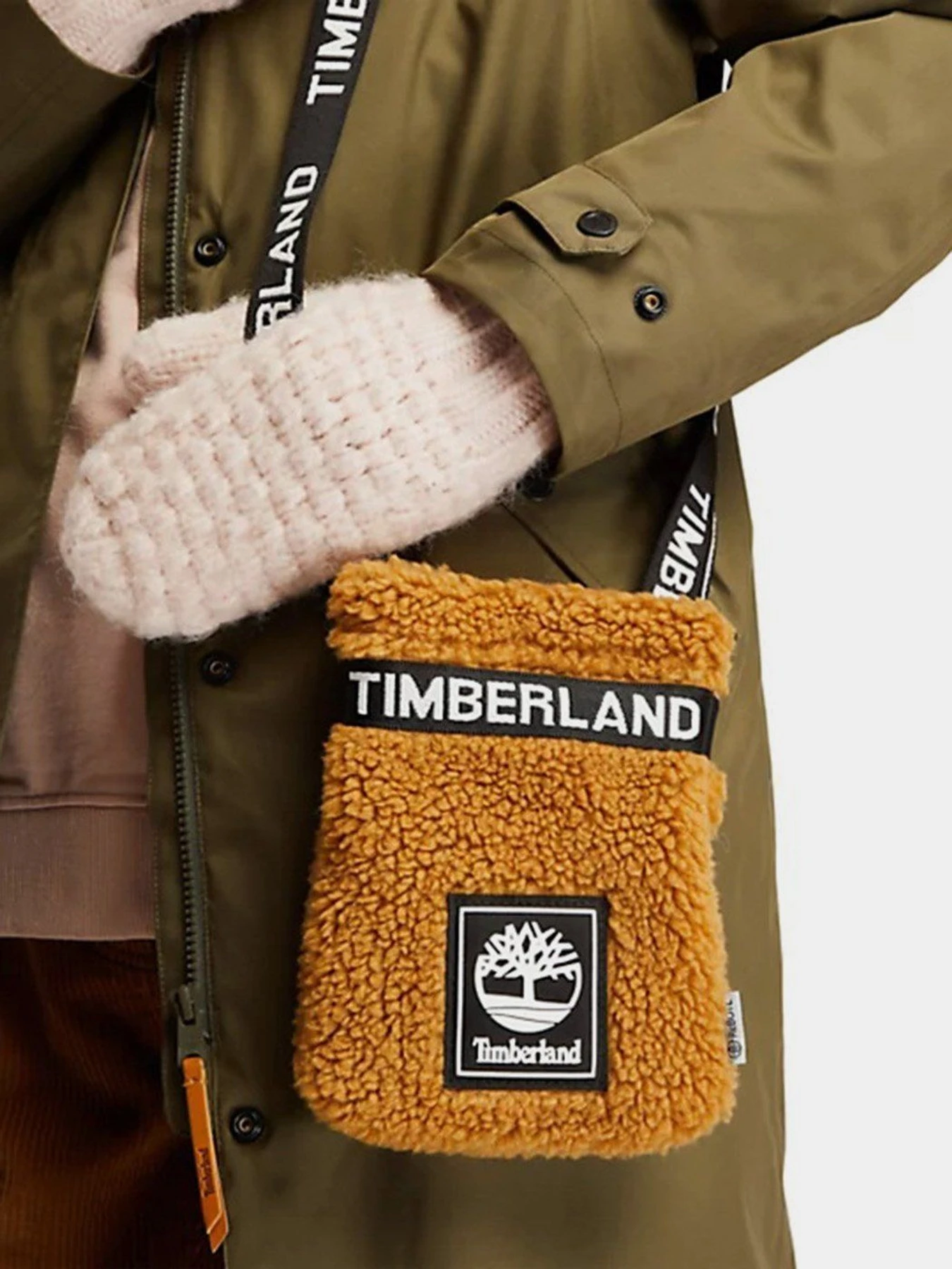Сумки Timberland Starlo Mini Crossbody Bag модель TB0A2JB8P47 Фото