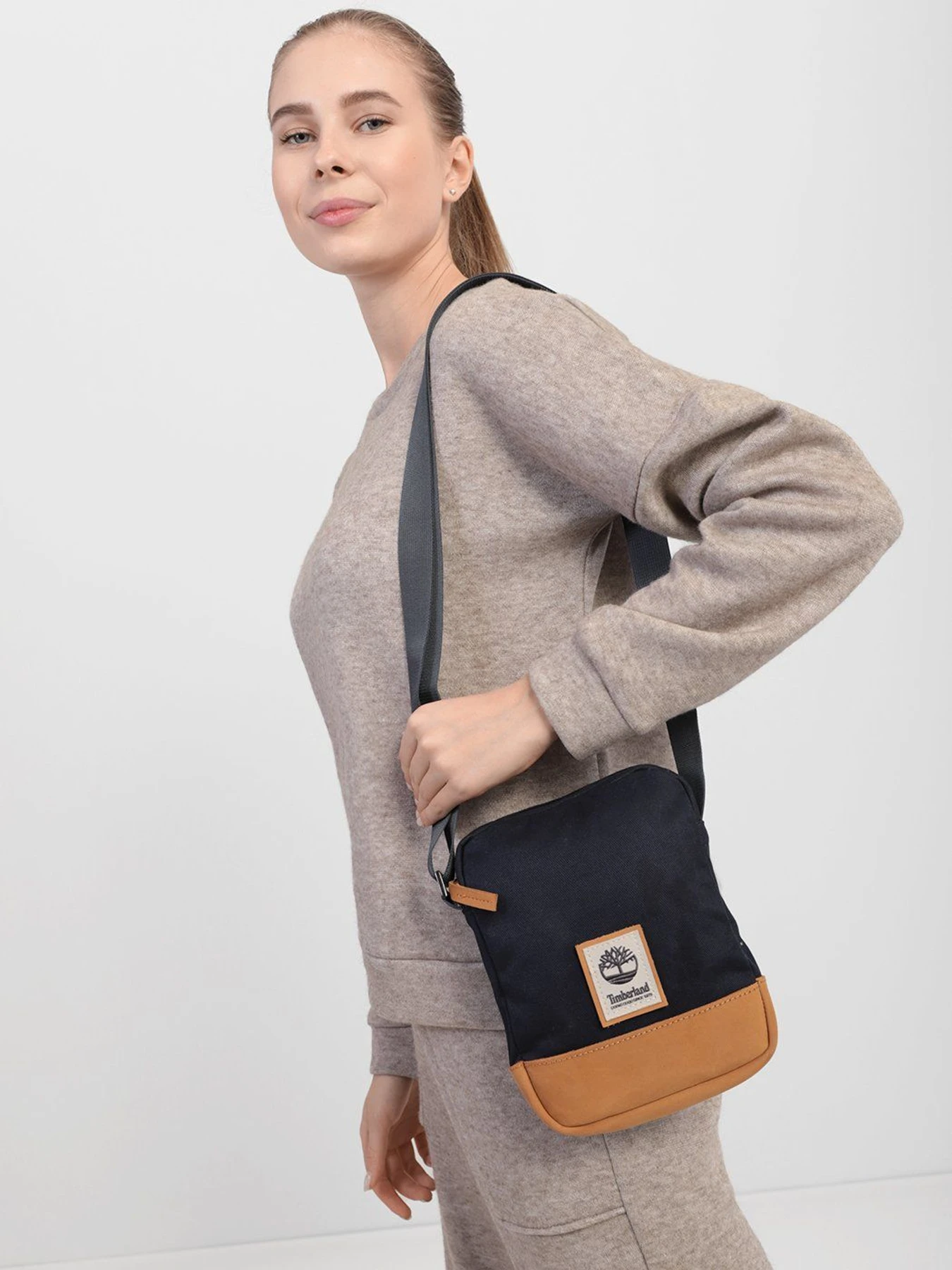 Сумки Timberland Needham Crossbody модель TB0A2J16433 Фото