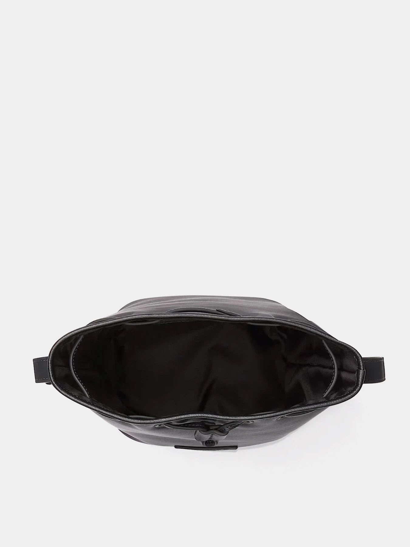 Сумки Timberland Leather Bucket 7L модель TB0A674B001 Сумки Timberland Leather Bucket 7L модель TB0A674B001 Фото