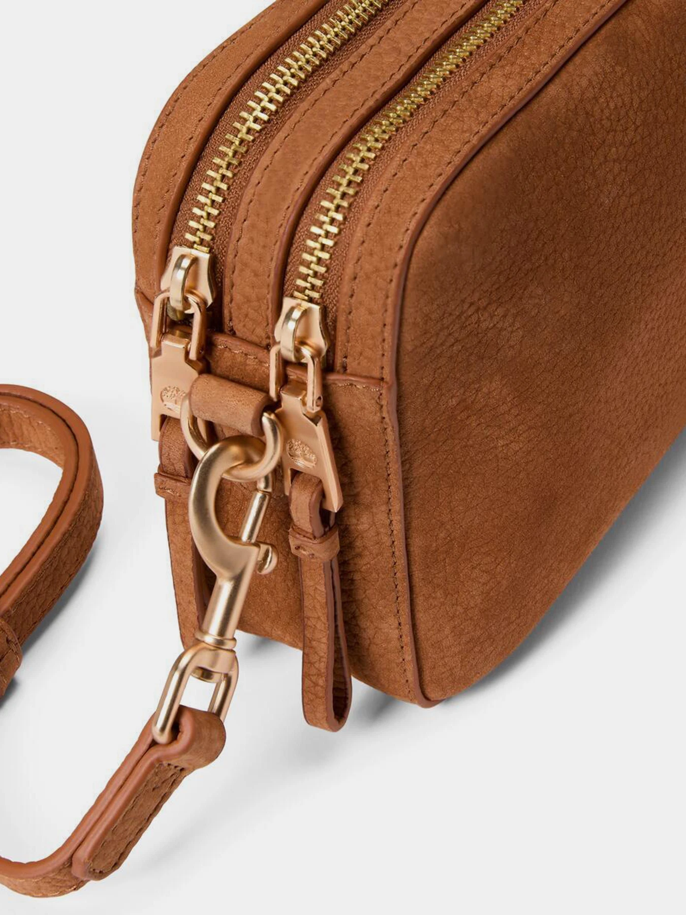 Сумки Timberland 1,76L модель TB0A43HBEZY Сумки Timberland 1,76L модель TB0A43HBEZY Фото