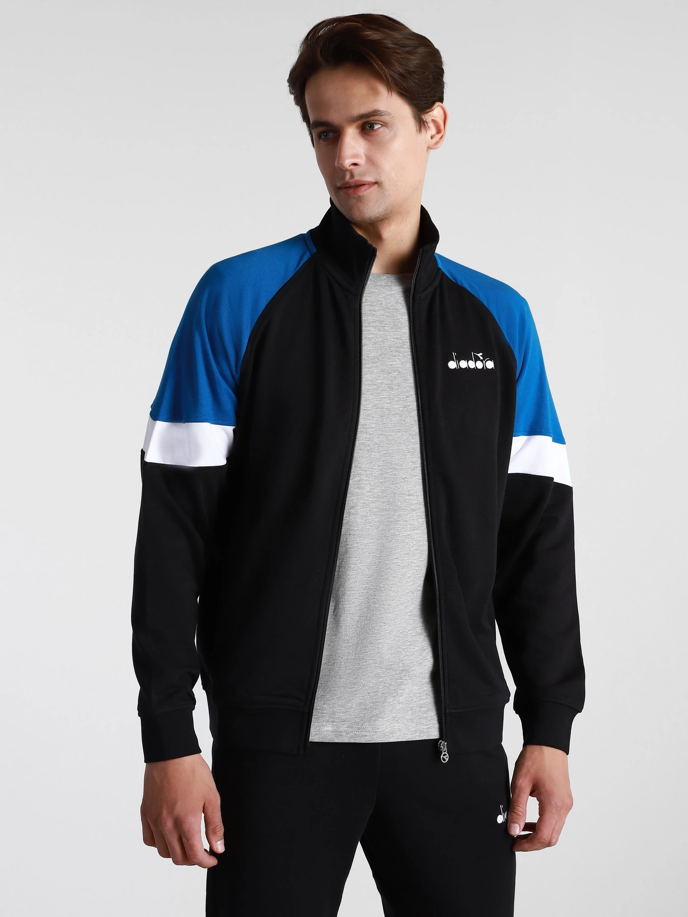 Костюмы DIADORA FZ CUFF SUIT CORE модель 102.176464.80013 Костюмы DIADORA FZ CUFF SUIT CORE модель 102.176464.80013 Фото