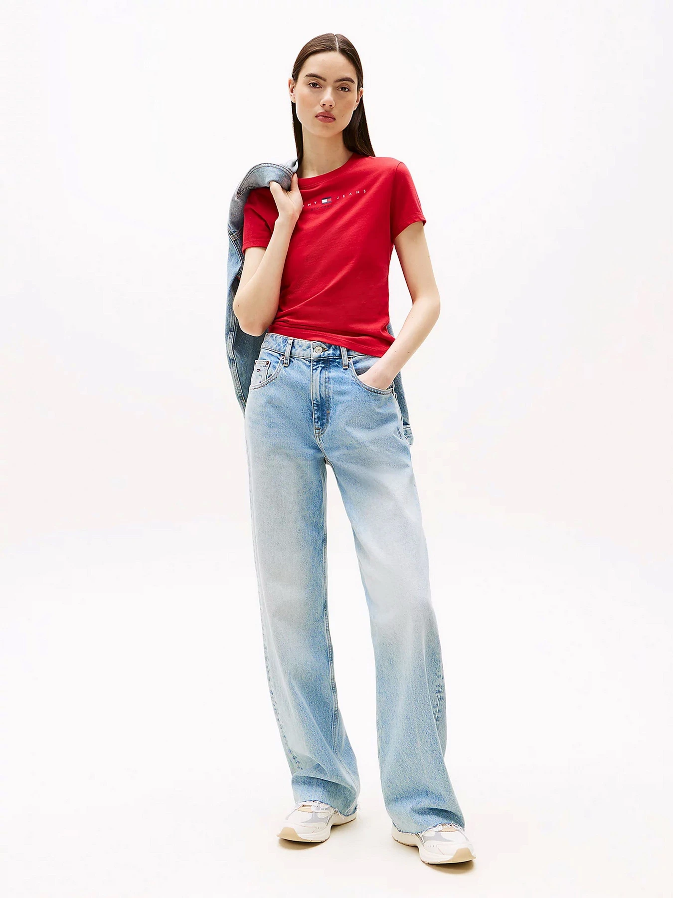 Футболки і поло Tommy Jeans модель DW0DW21422-XLE Футболки і поло Tommy Jeans модель DW0DW21422-XLE Фото