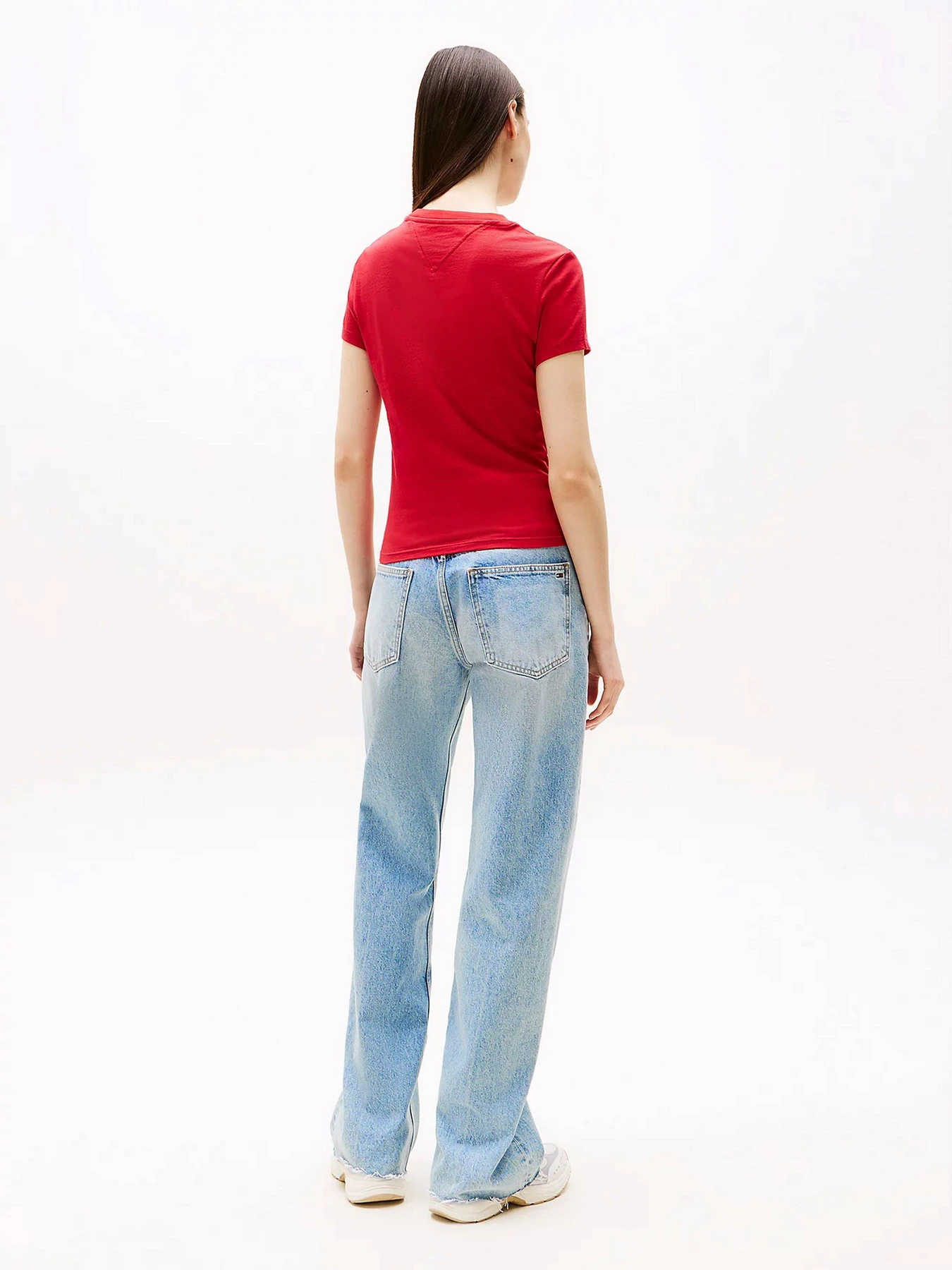 Футболки і поло Tommy Jeans модель DW0DW21422-XLE Футболки і поло Tommy Jeans модель DW0DW21422-XLE Фото