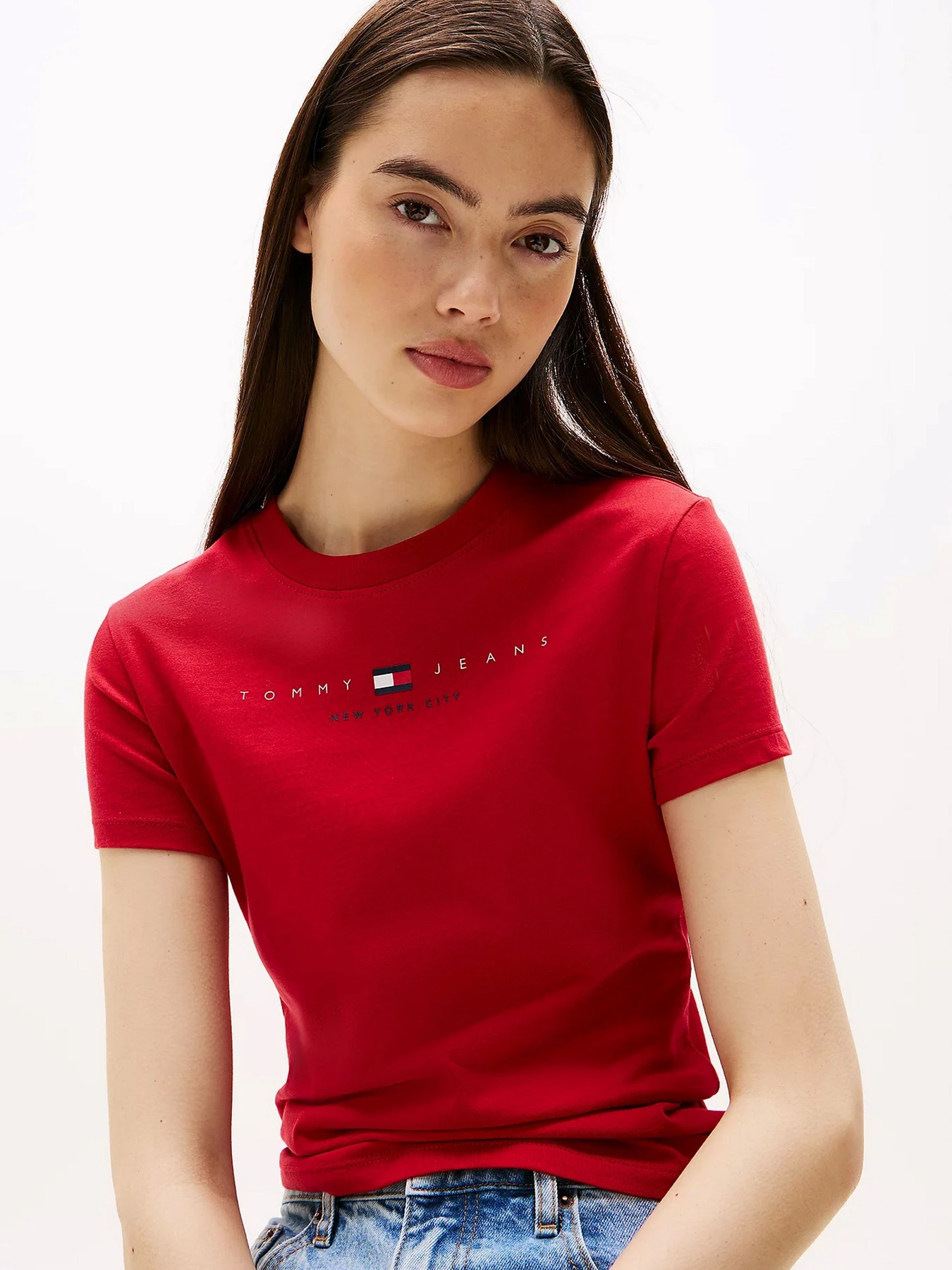 Футболки і поло Tommy Jeans модель DW0DW21422-XLE Футболки і поло Tommy Jeans модель DW0DW21422-XLE Фото
