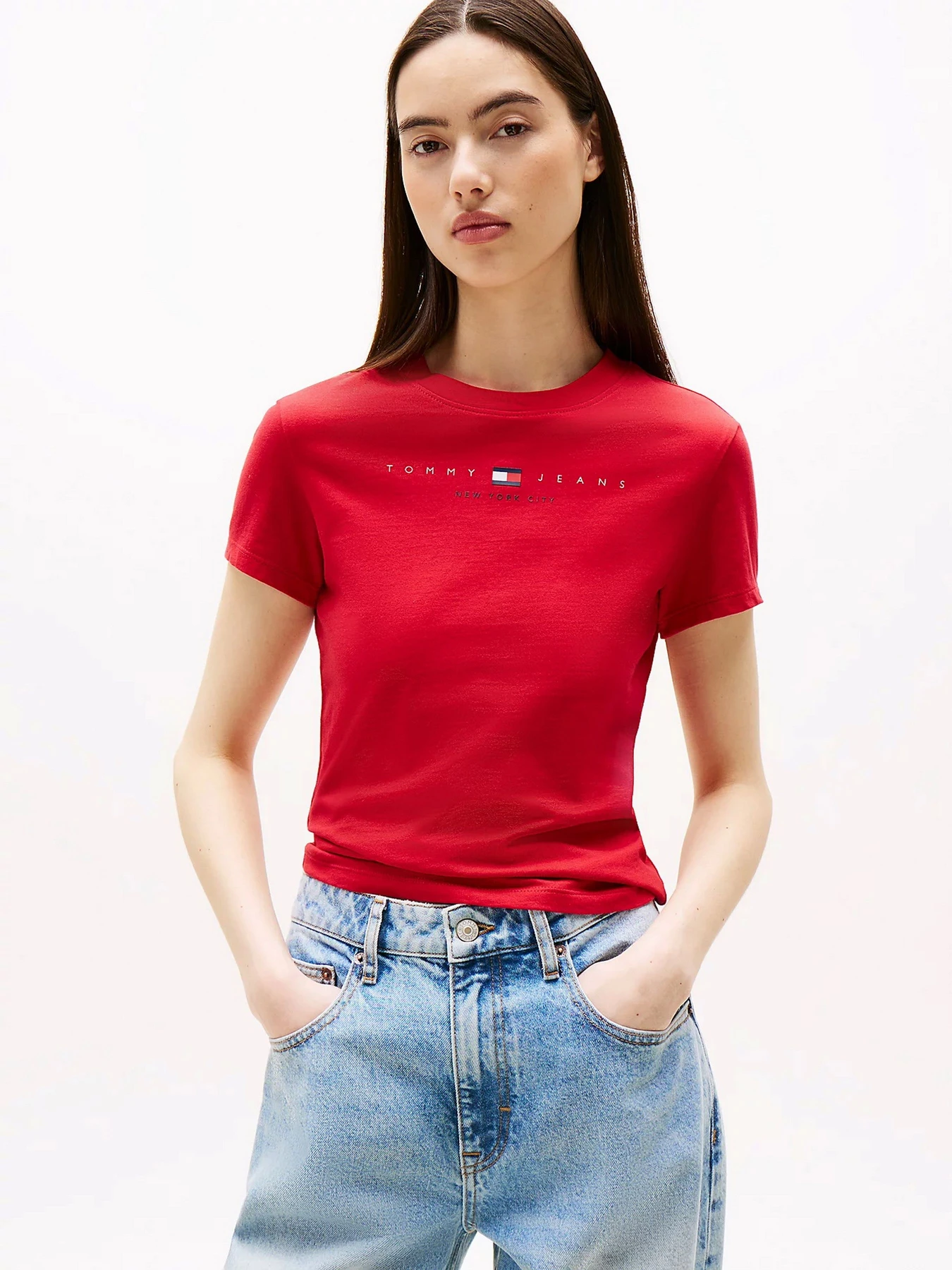 Футболки і поло Tommy Jeans модель DW0DW21422-XLE Футболки і поло Tommy Jeans модель DW0DW21422-XLE Фото
