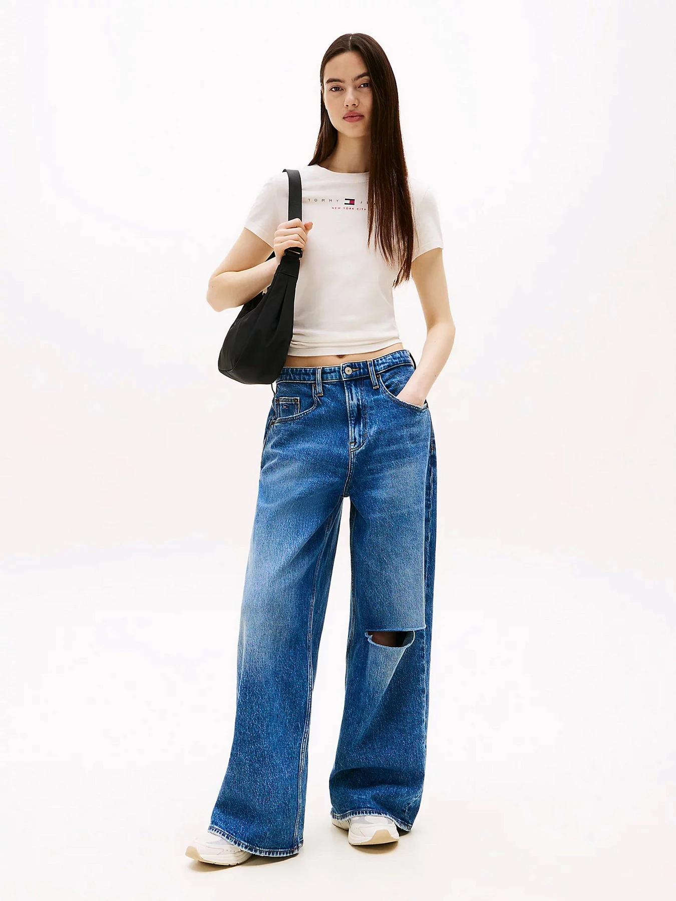 Футболки і поло Tommy Jeans модель DW0DW21422-YBH Футболки і поло Tommy Jeans модель DW0DW21422-YBH Фото