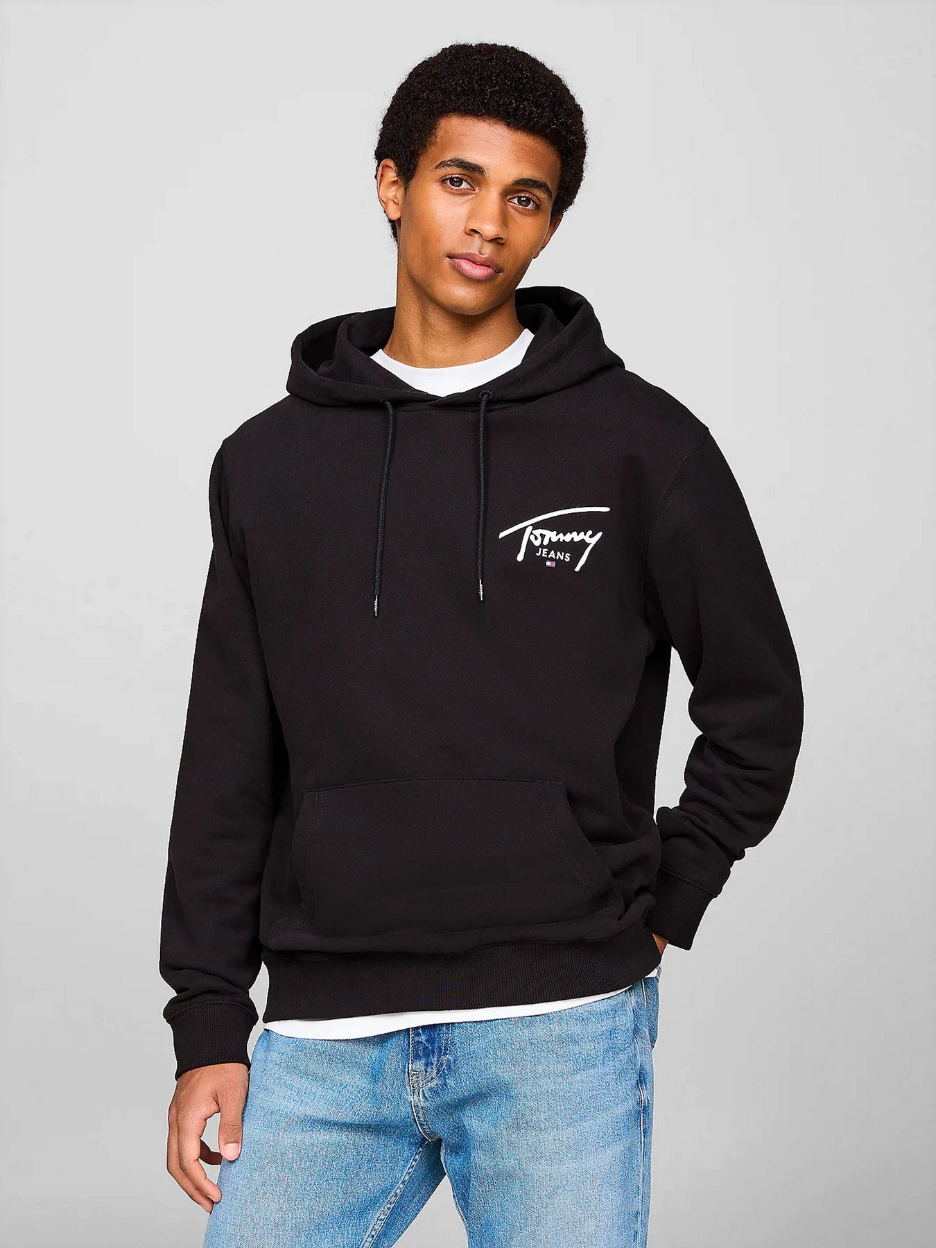 Худи и свитшоты Tommy Jeans модель DM0DM19229-BDS Худи и свитшоты Tommy Jeans модель DM0DM19229-BDS Фото