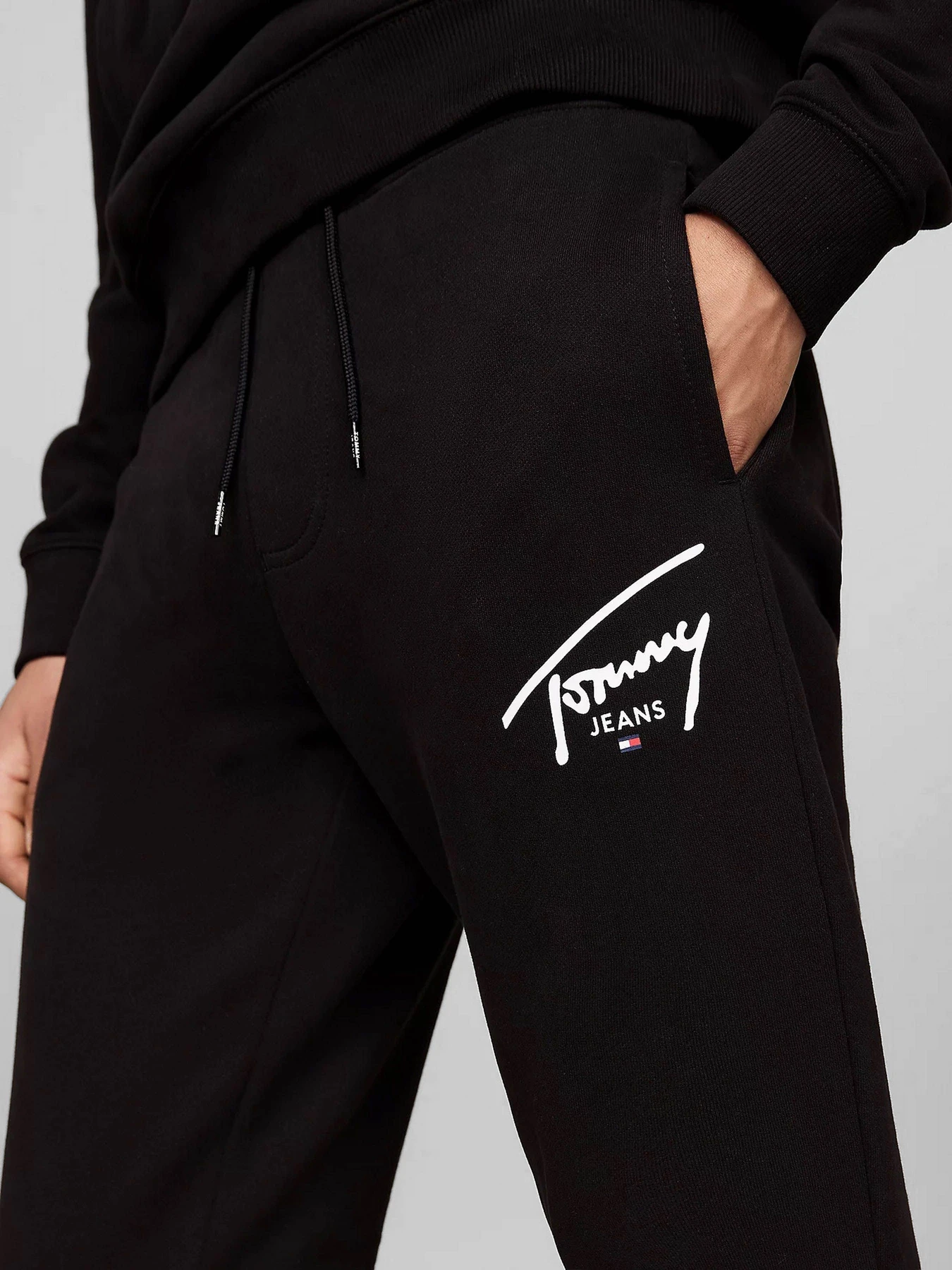 Брюки Tommy Jeans модель DM0DM19479-BDS Брюки Tommy Jeans модель DM0DM19479-BDS Фото