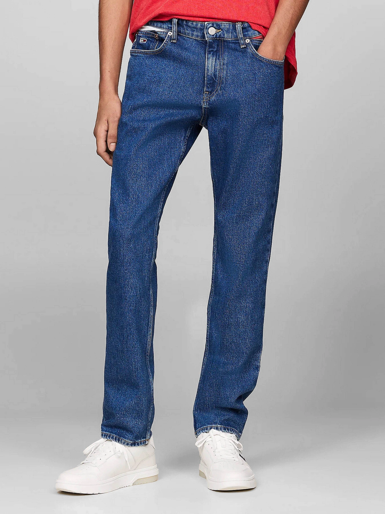 Джинсы Tommy Jeans модель DM0DM20181-1A4 Джинсы Tommy Jeans модель DM0DM20181-1A4 Фото