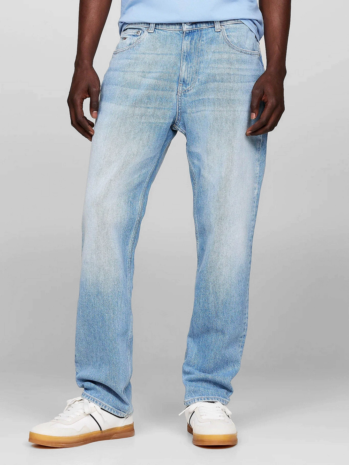 Джинсы Tommy Jeans модель DM0DM20182-1AB Джинсы Tommy Jeans модель DM0DM20182-1AB Фото