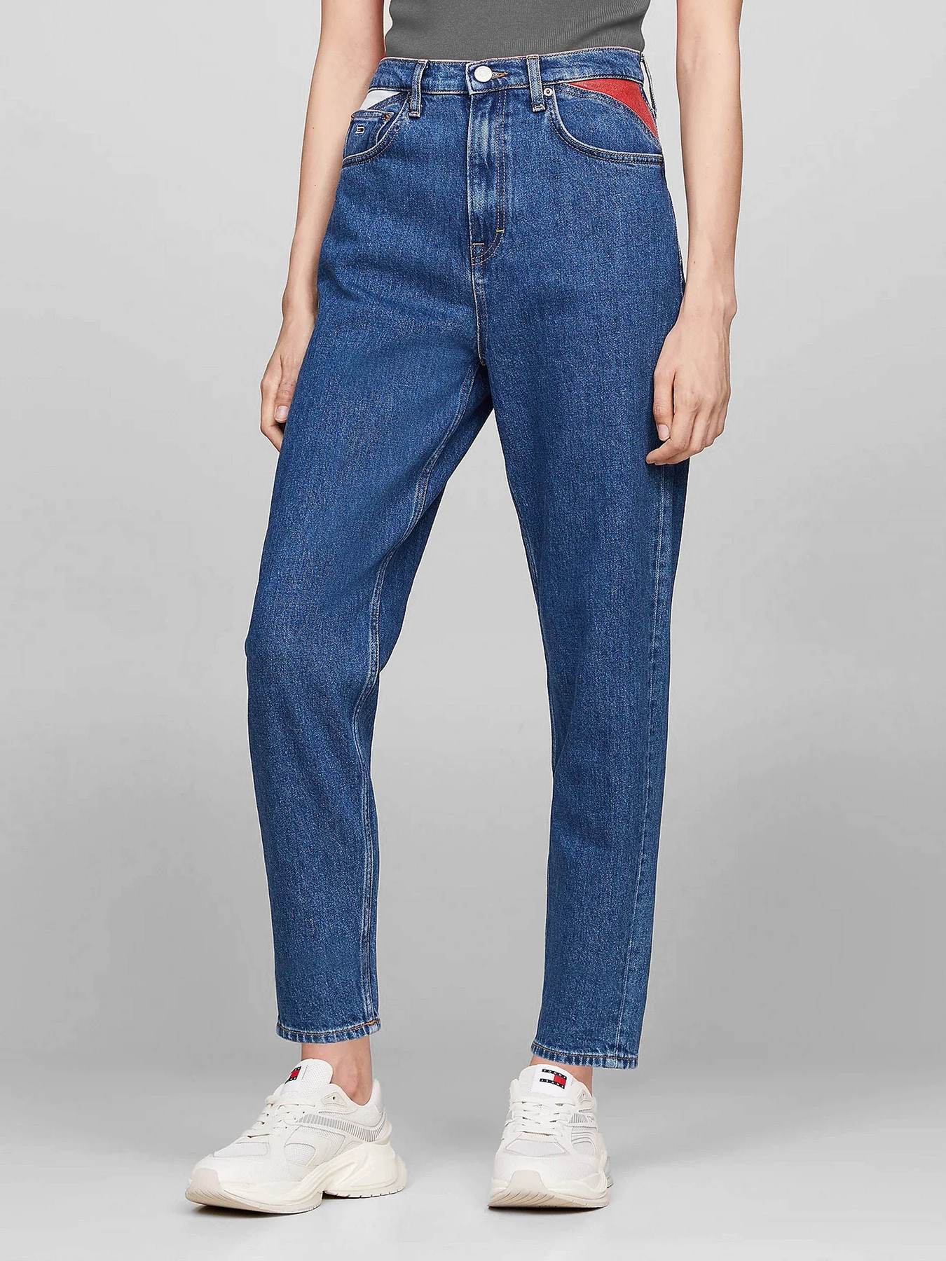 Джинсы Tommy Jeans модель DW0DW18572-1A5 Джинсы Tommy Jeans модель DW0DW18572-1A5 Фото