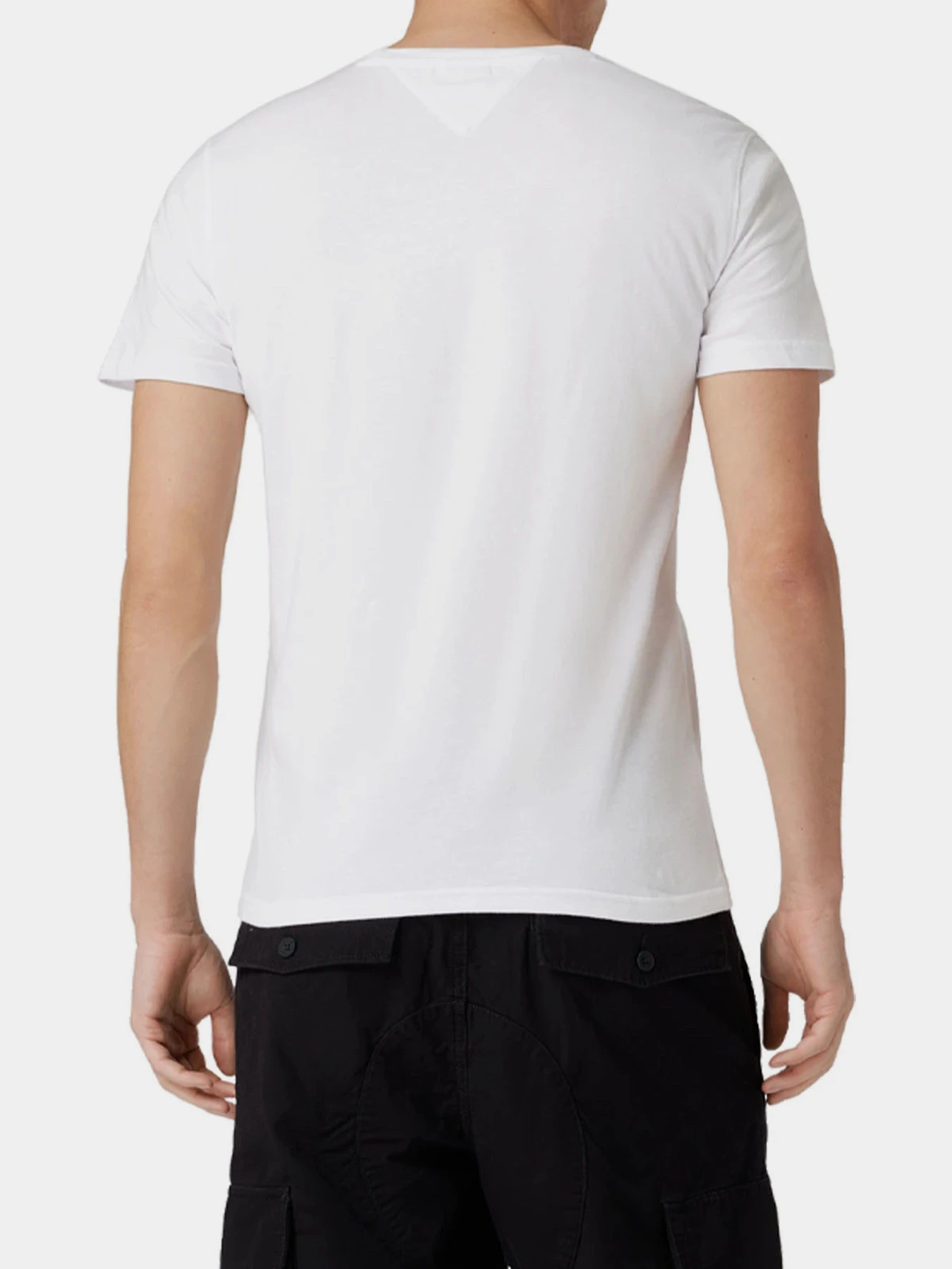 Футболки і поло Tommy Jeans модель DM0DM15381-0XV Футболки і поло Tommy Jeans модель DM0DM15381-0XV Фото