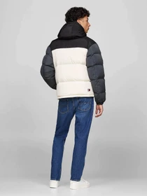 Куртки и дубленки Tommy Jeans модель DM0DM19639-ACG Фото