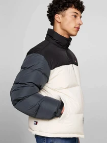 Куртки и дубленки Tommy Jeans модель DM0DM19639-ACG Фото
