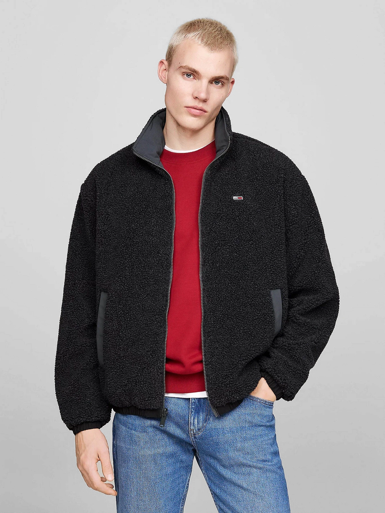 Куртки и дубленки Tommy Jeans модель DM0DM20462-BDS Куртки и дубленки Tommy Jeans модель DM0DM20462-BDS Фото