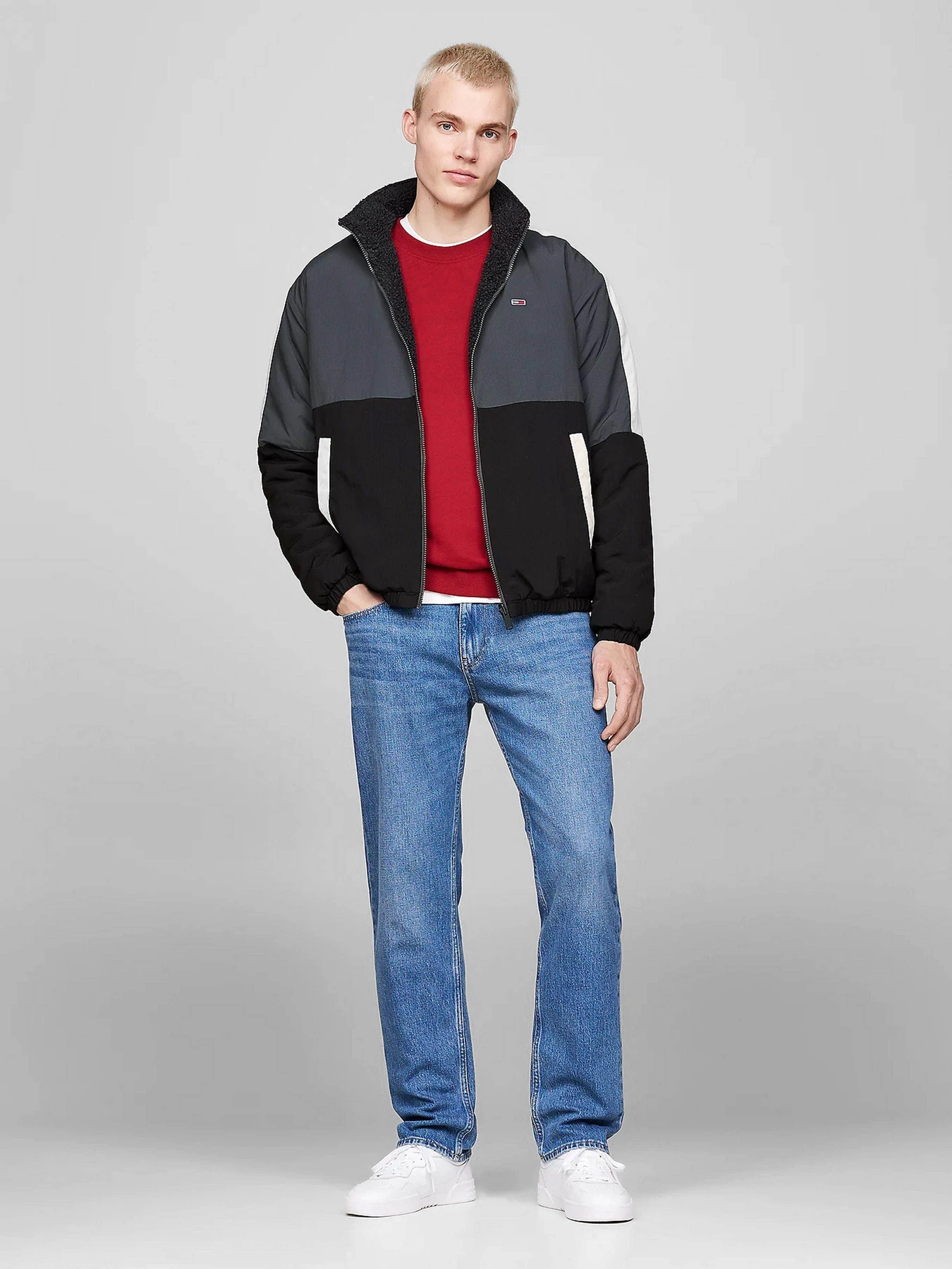 Куртки и дубленки Tommy Jeans модель DM0DM20462-BDS Куртки и дубленки Tommy Jeans модель DM0DM20462-BDS Фото