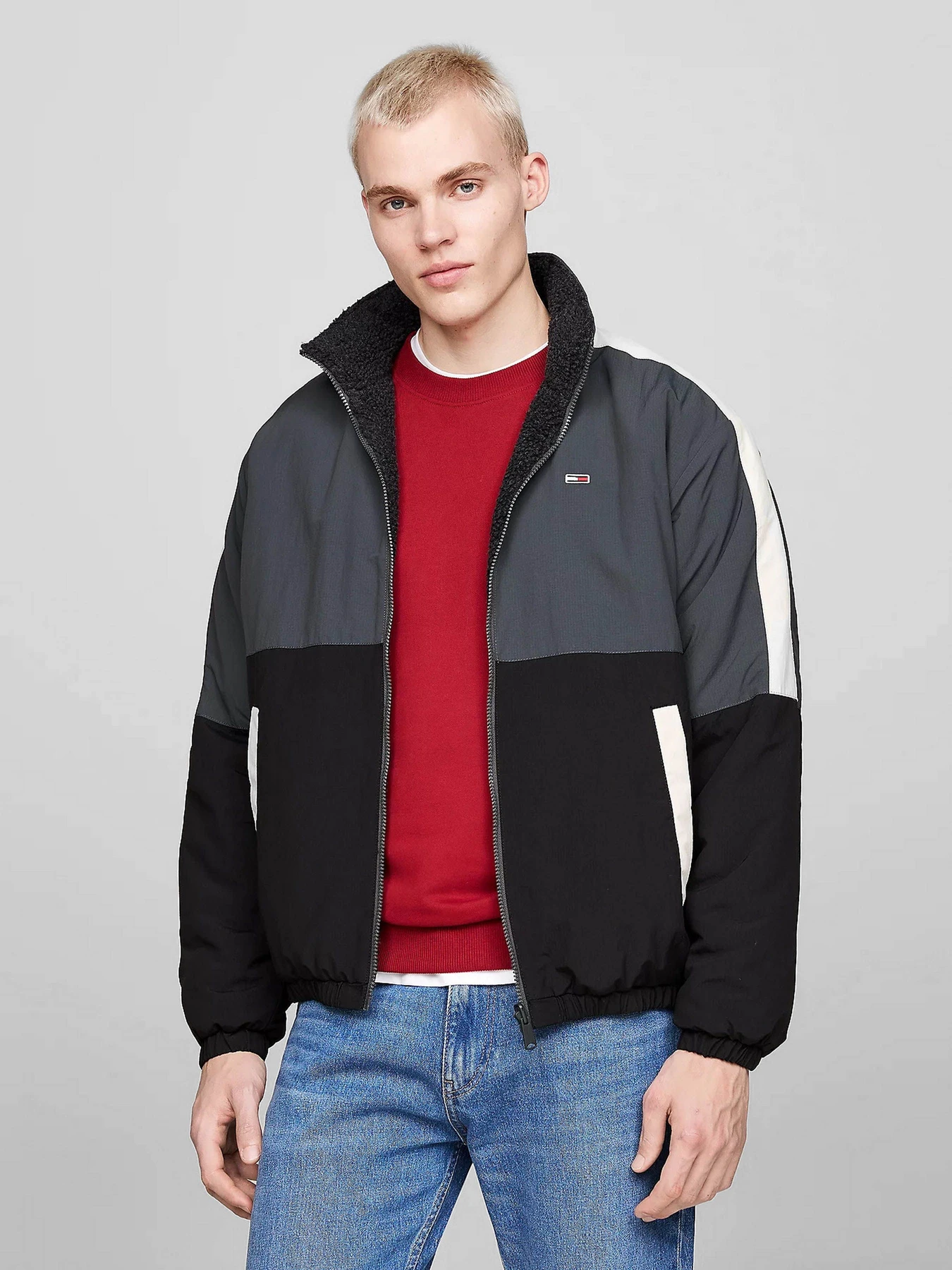 Куртки и дубленки Tommy Jeans модель DM0DM20462-BDS Куртки и дубленки Tommy Jeans модель DM0DM20462-BDS Фото