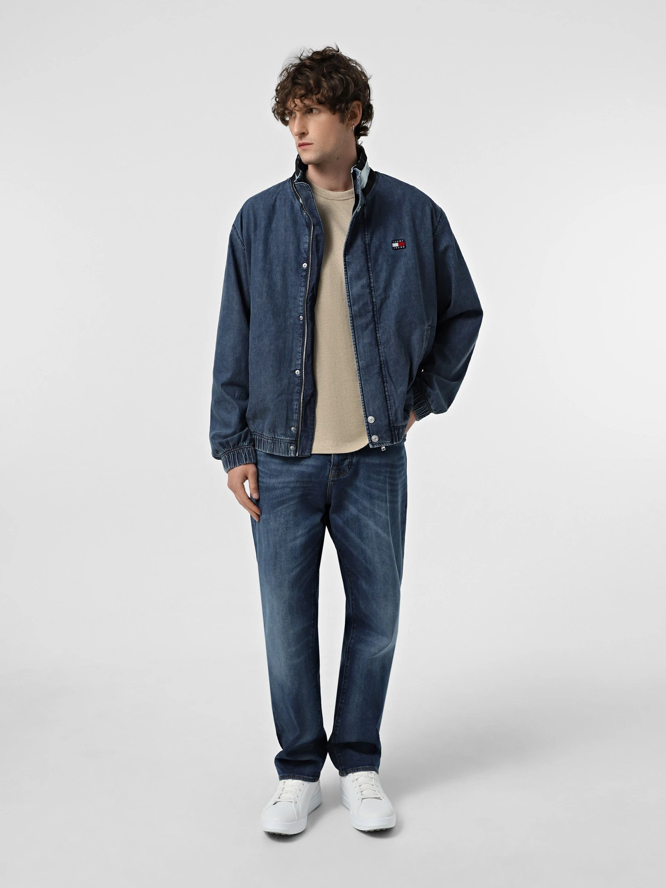 Куртки та дублянки Tommy Jeans модель DM0DM21155-1A4 Фото