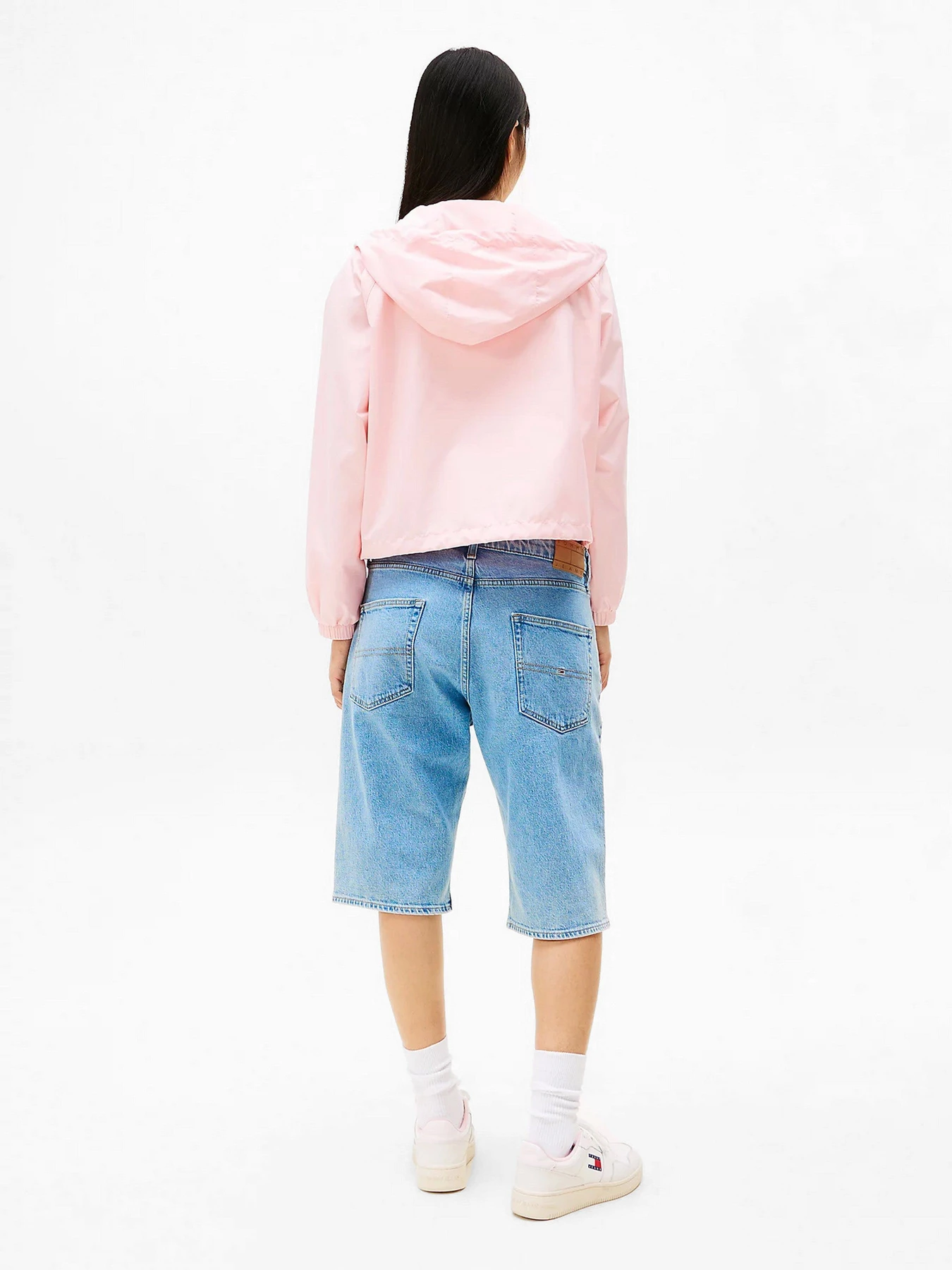 Куртки и дубленки Tommy Jeans модель DW0DW20672-TH3 Фото