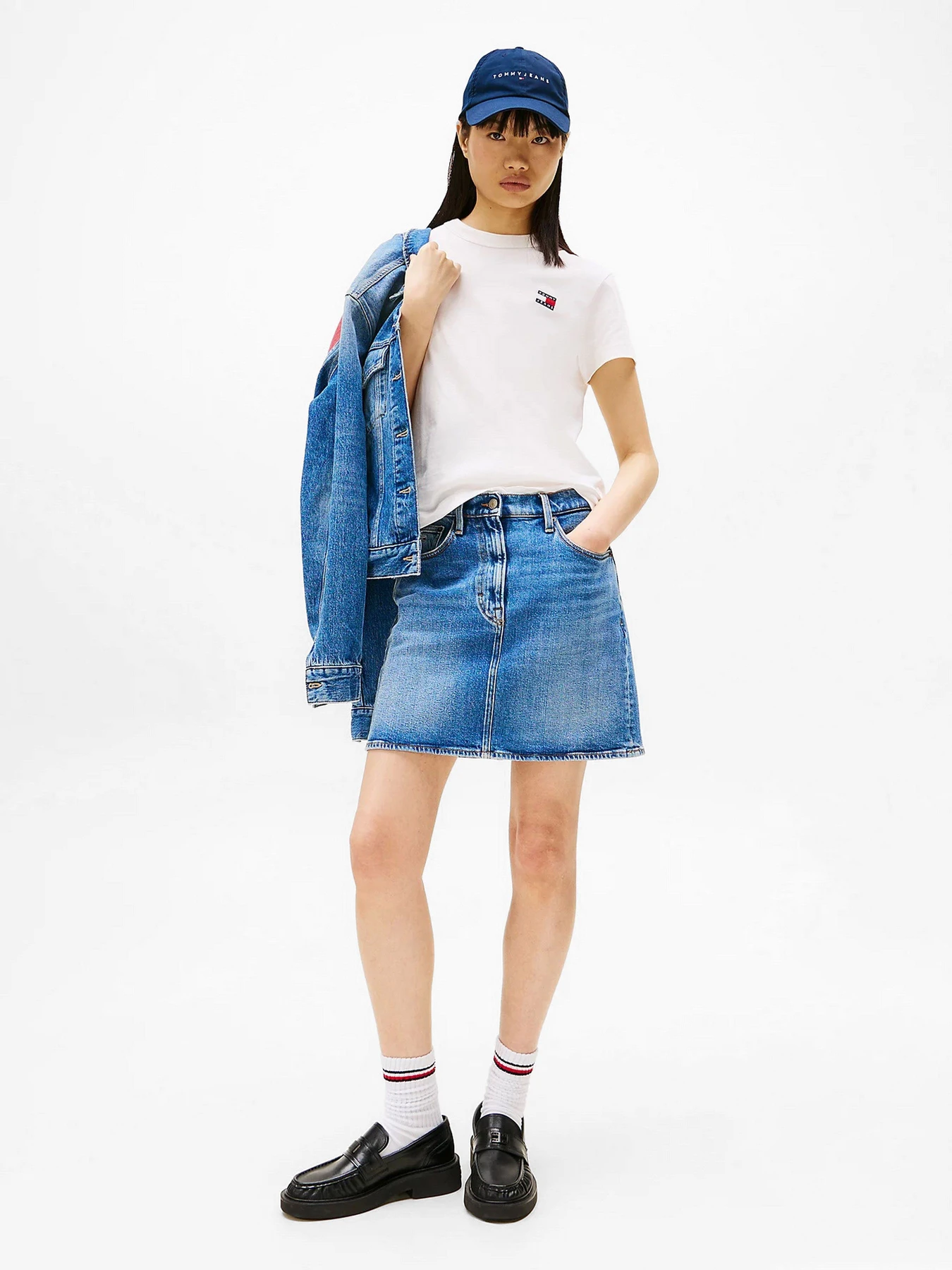 Футболки і поло Tommy Jeans модель DW0DW20153-YBL Футболки і поло Tommy Jeans модель DW0DW20153-YBL Фото