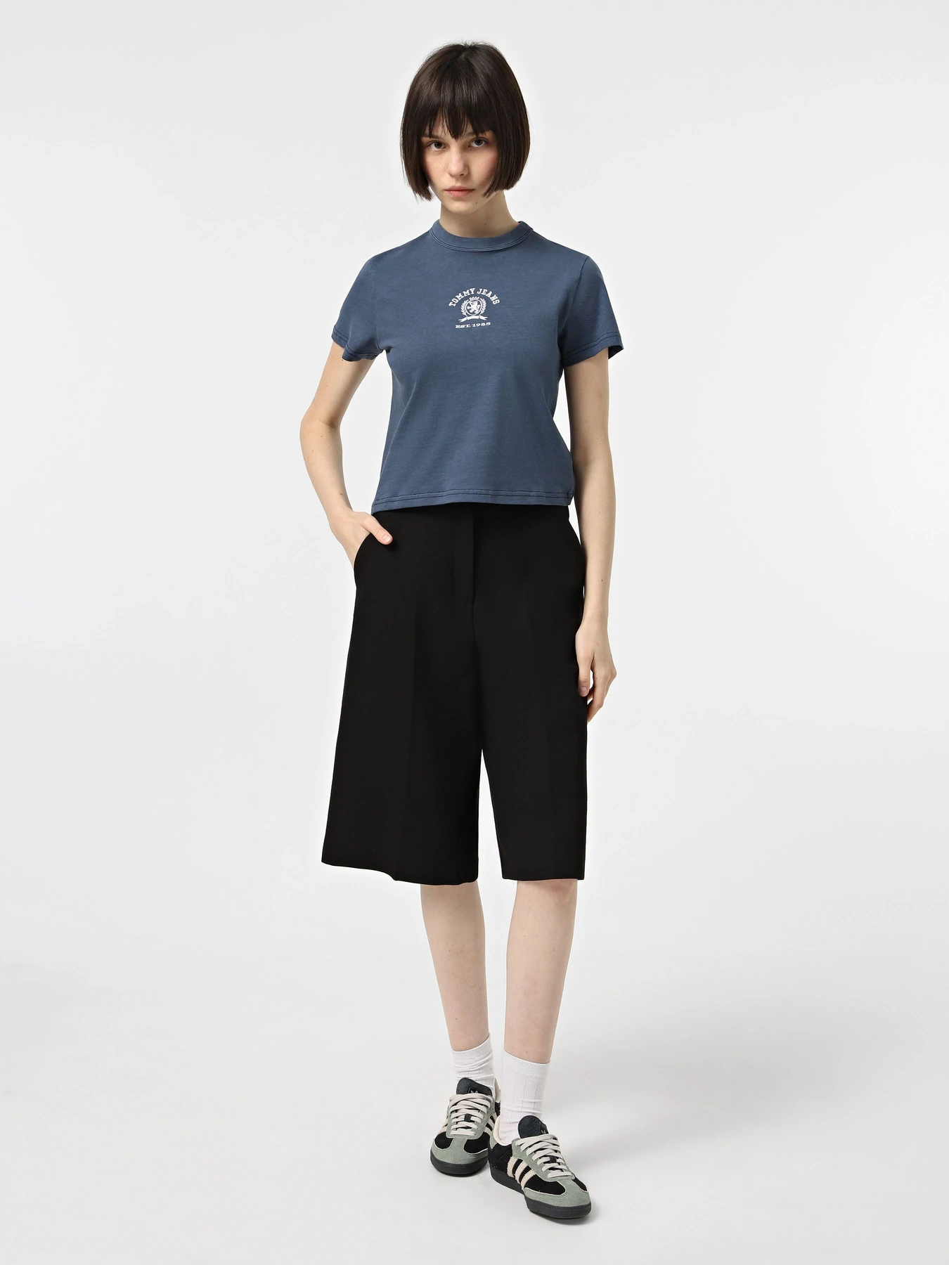 Футболки і поло Tommy Jeans модель DW0DW20317-C1G Футболки і поло Tommy Jeans модель DW0DW20317-C1G Фото