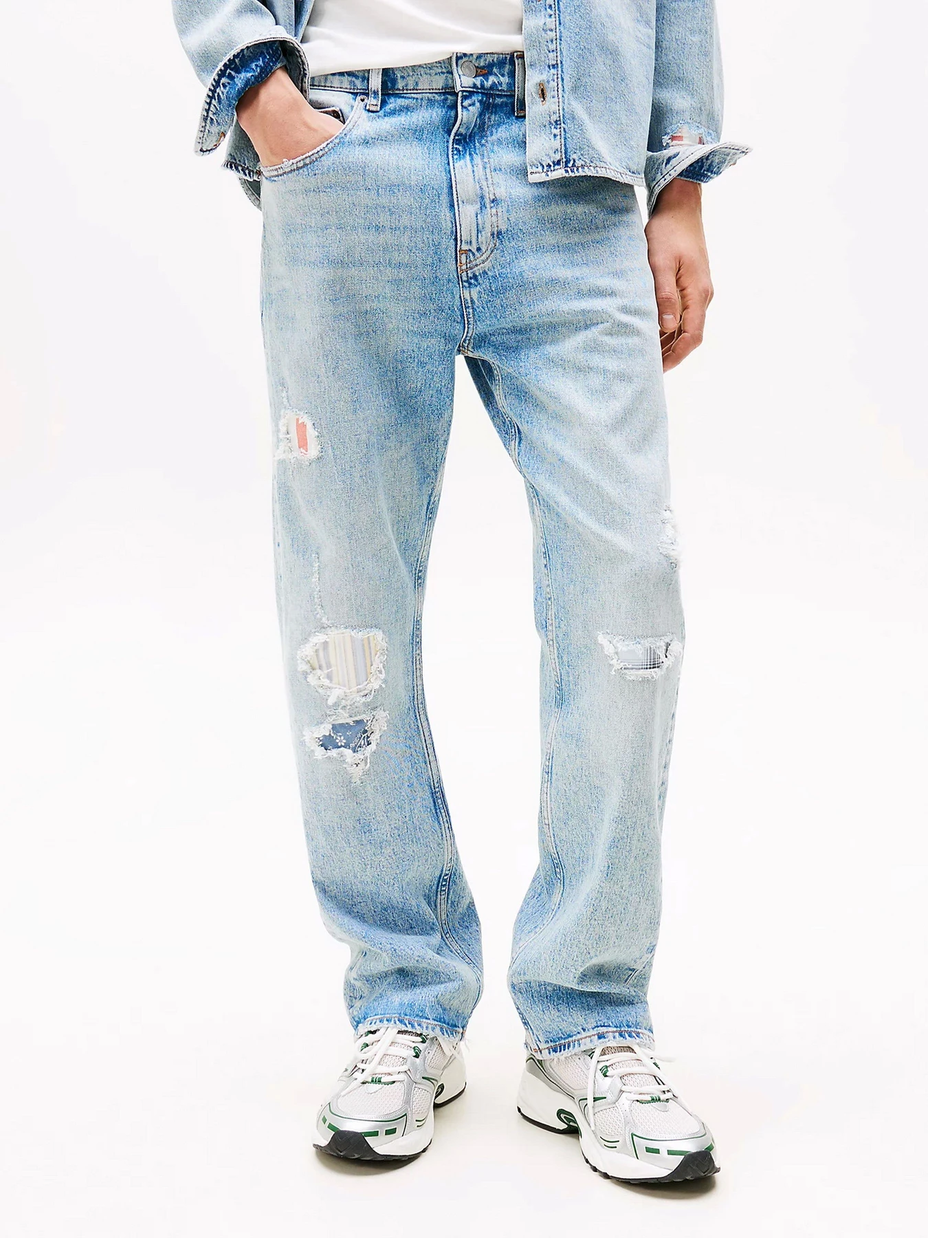 Джинсы Tommy Jeans модель DM0DM21026-1AB Джинсы Tommy Jeans модель DM0DM21026-1AB Фото