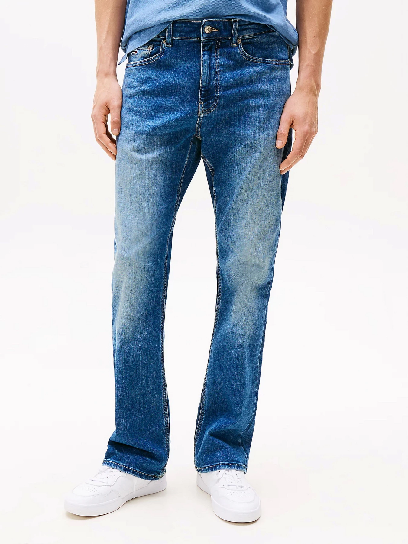 Джинсы Tommy Jeans модель DM0DM21360-1A4 Джинсы Tommy Jeans модель DM0DM21360-1A4 Фото