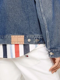 Куртки и дубленки Tommy Jeans модель DM0DM18777-1BK Фото