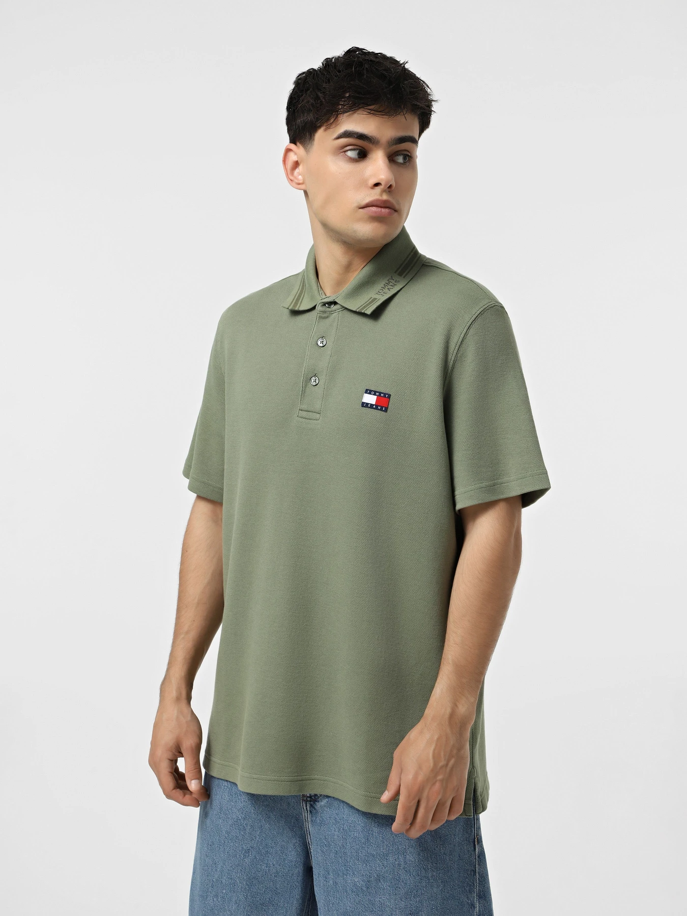 Футболки і поло Tommy Jeans модель DM0DM20917-MR6 Футболки і поло Tommy Jeans модель DM0DM20917-MR6 Фото