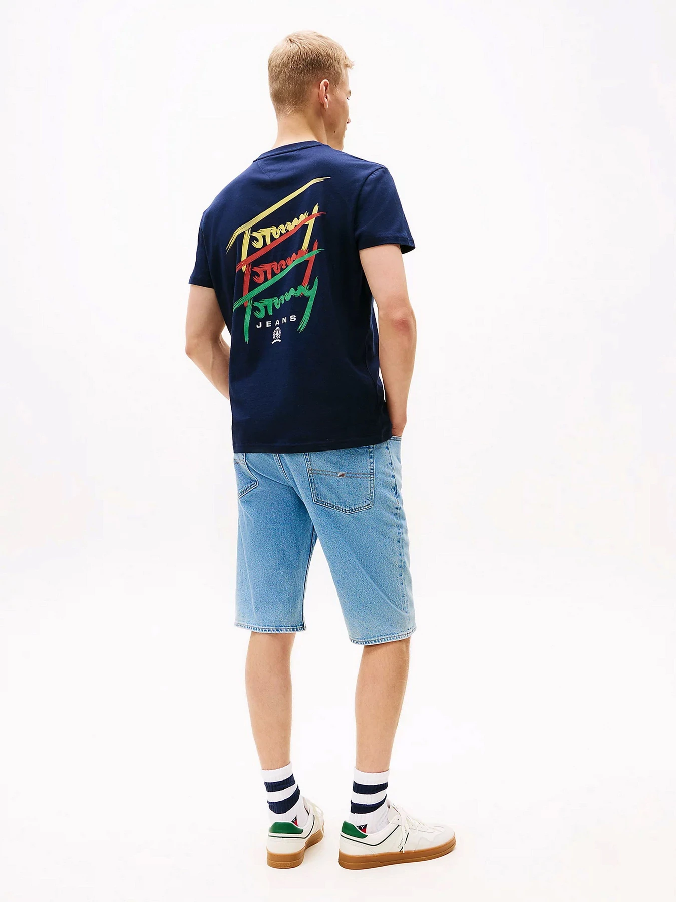 Футболки і поло Tommy Jeans модель DM0DM20771-C1G Футболки і поло Tommy Jeans модель DM0DM20771-C1G Фото