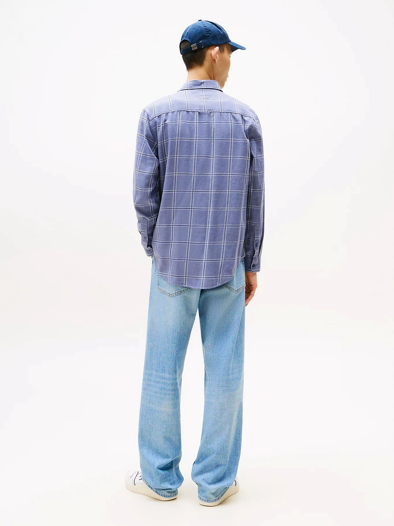 Рубашки Tommy Jeans модель DM0DM21701-PO6 Рубашки Tommy Jeans модель DM0DM21701-PO6 Фото
