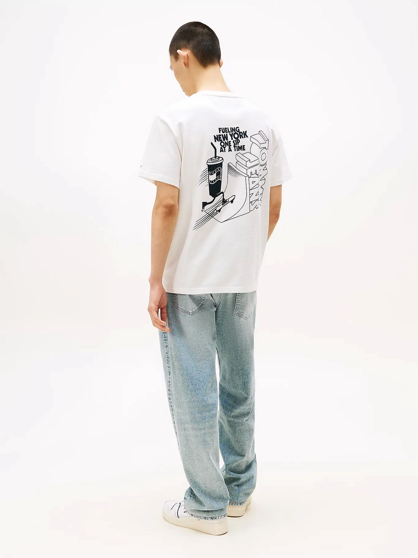 Футболки і поло Tommy Jeans модель DM0DM21830-YBL Футболки і поло Tommy Jeans модель DM0DM21830-YBL Фото