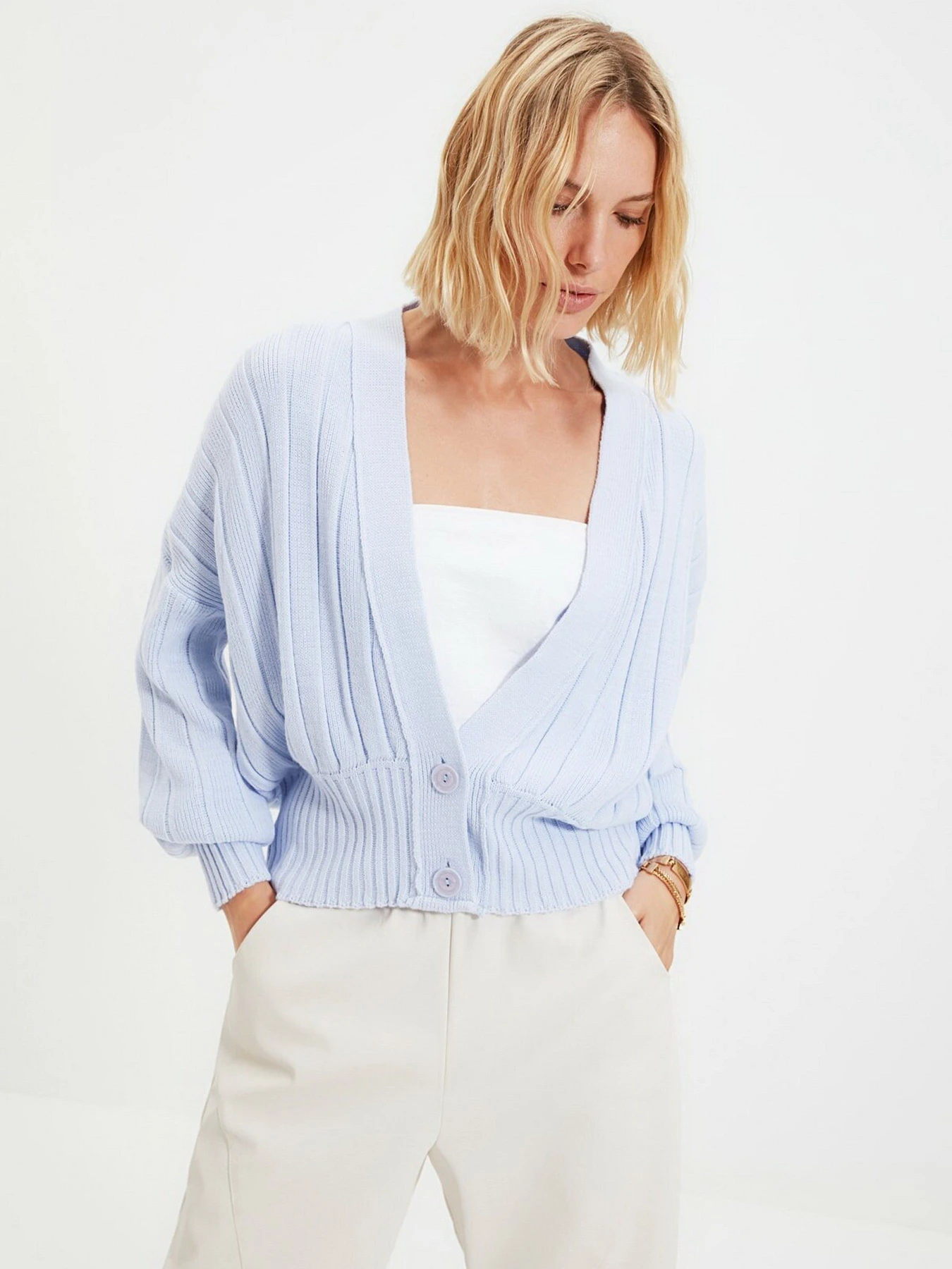 Свитры и кардиганы Trendyol модель TWOAW21HI0380/Acik Mavi Свитры и кардиганы Trendyol модель TWOAW21HI0380/Acik Mavi Фото
