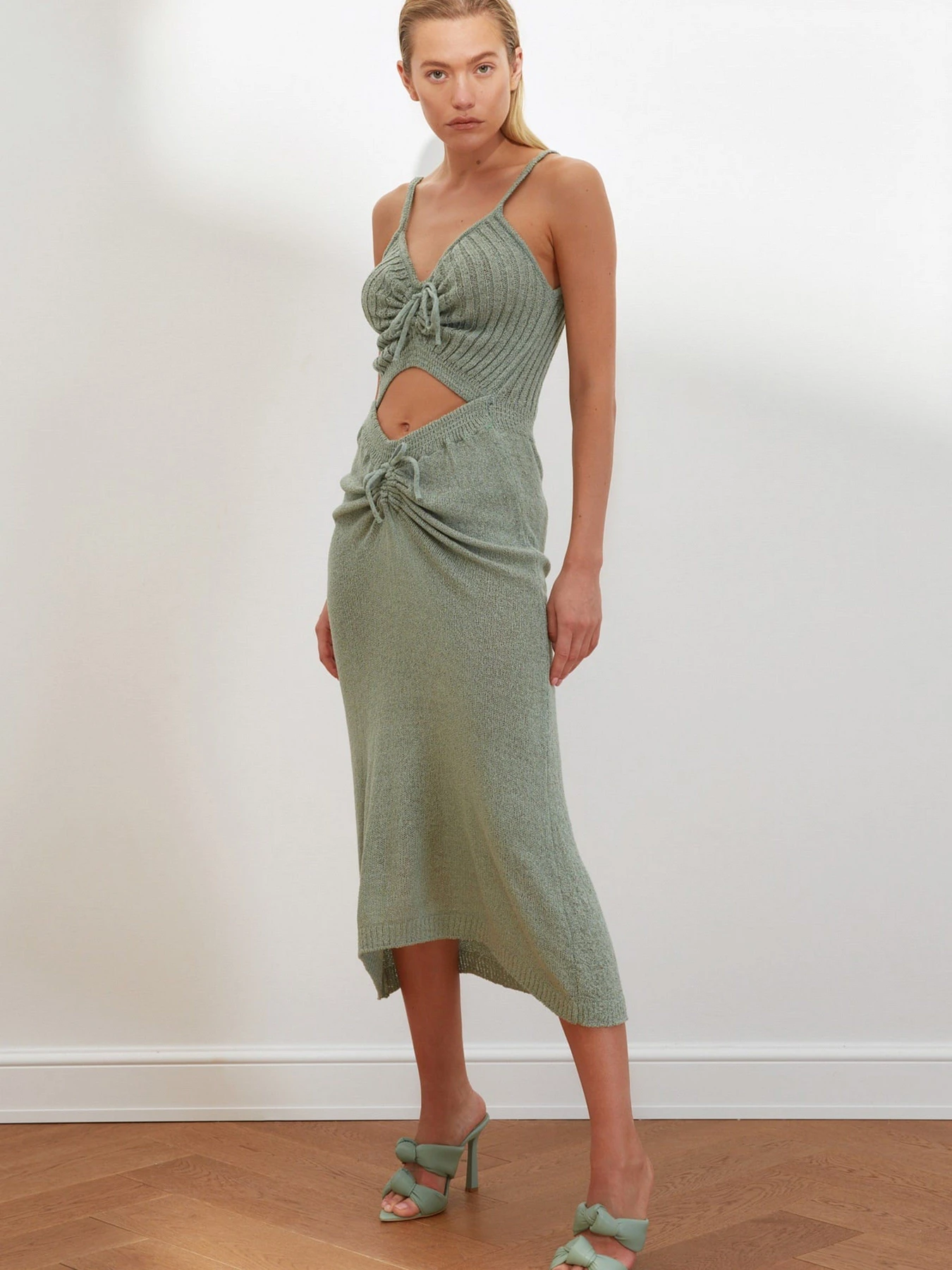 Платья Trendyol модель TWOSS21EL3532/Mint Платья Trendyol модель TWOSS21EL3532/Mint Фото