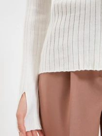 Свитры и кардиганы Trendyol модель TWOAW21KZ1113/Ekru Фото