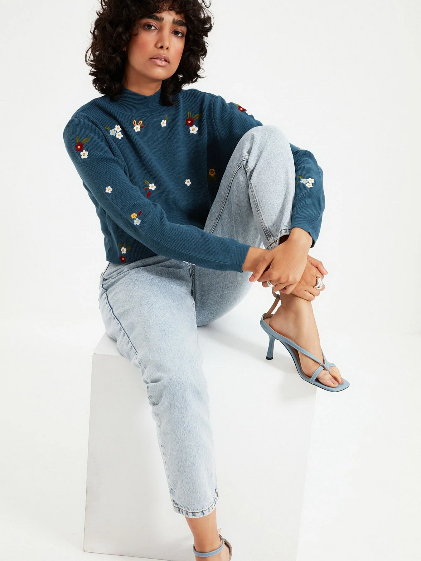 Свитры и кардиганы Trendyol модель TWOAW21KZ2106/Indigo Фото