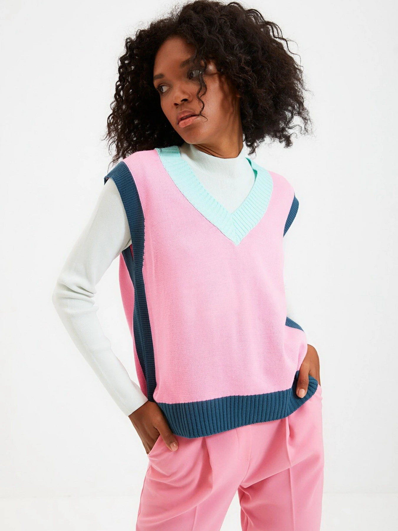 Свитры и кардиганы Trendyol модель TWOAW22BZ0055/Pembe Свитры и кардиганы Trendyol модель TWOAW22BZ0055/Pembe Фото
