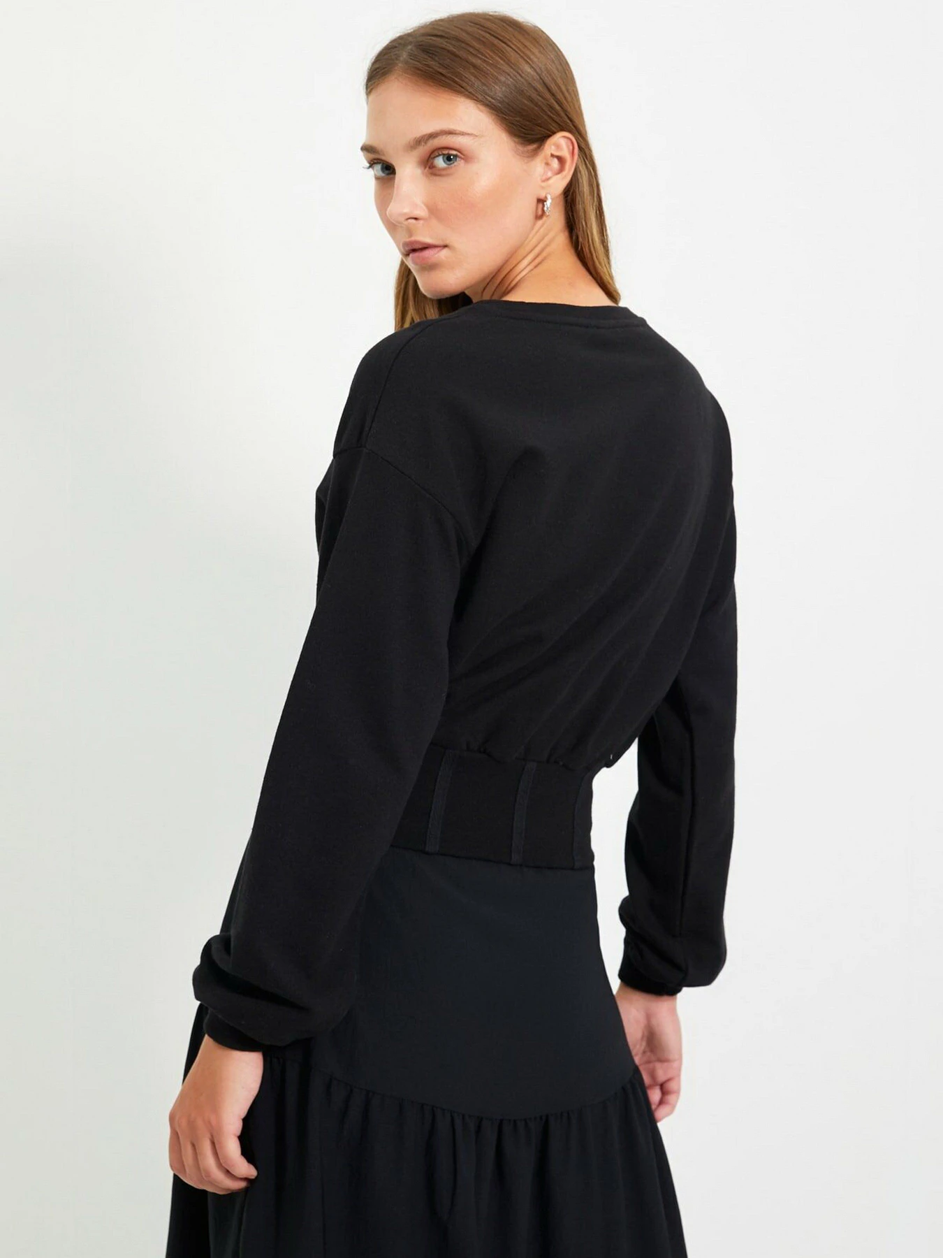 Худи и свитшоты Trendyol модель TWOAW22BZ0113/Siyah Худи и свитшоты Trendyol модель TWOAW22BZ0113/Siyah Фото