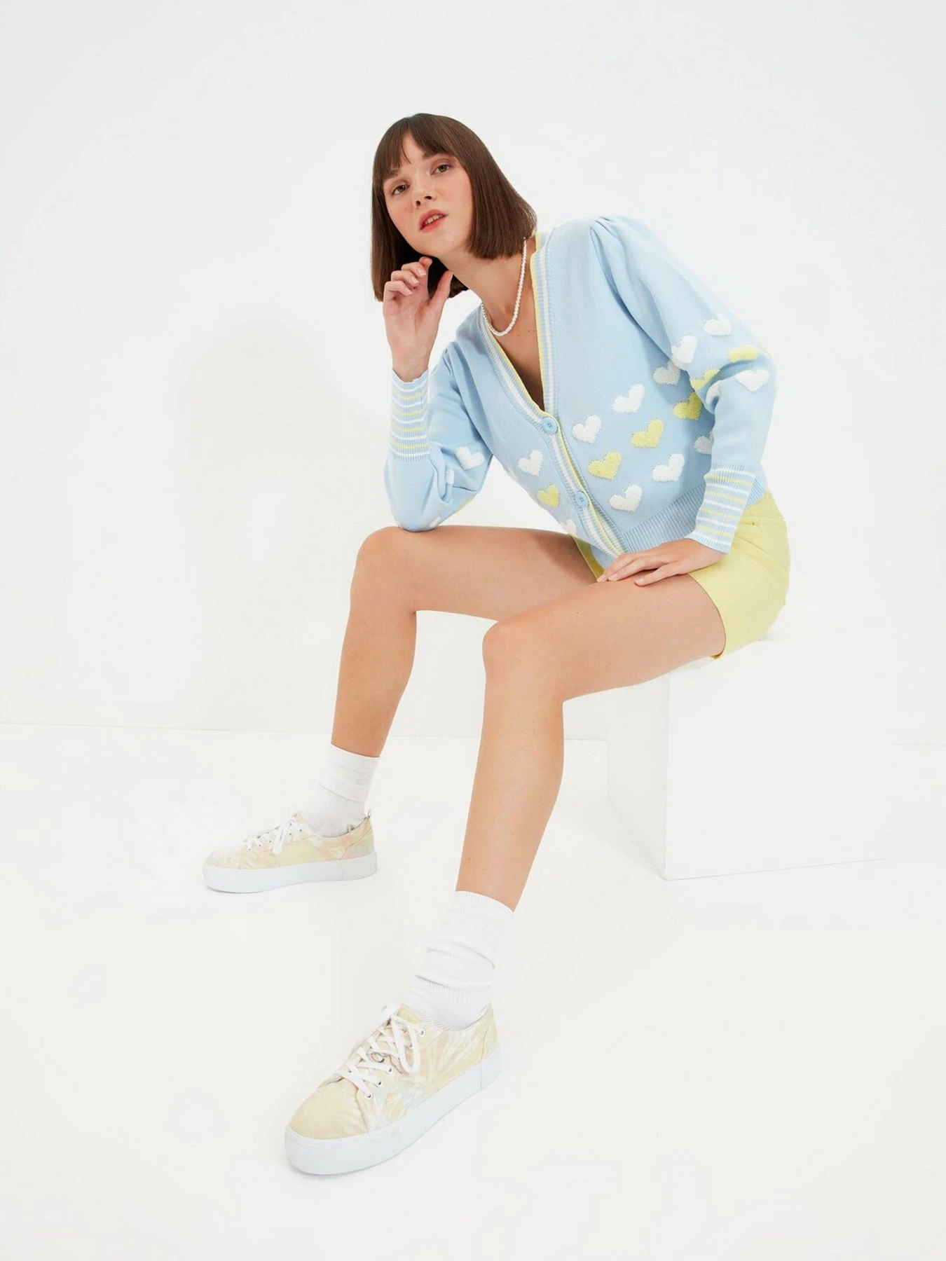 Свитры и кардиганы Trendyol модель TWOAW22HI0021/Acik Mavi Свитры и кардиганы Trendyol модель TWOAW22HI0021/Acik Mavi Фото