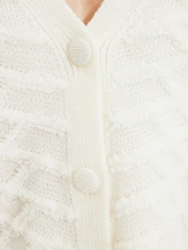 Свитры и кардиганы Trendyol модель TWOAW22HI0325/Ekru Фото