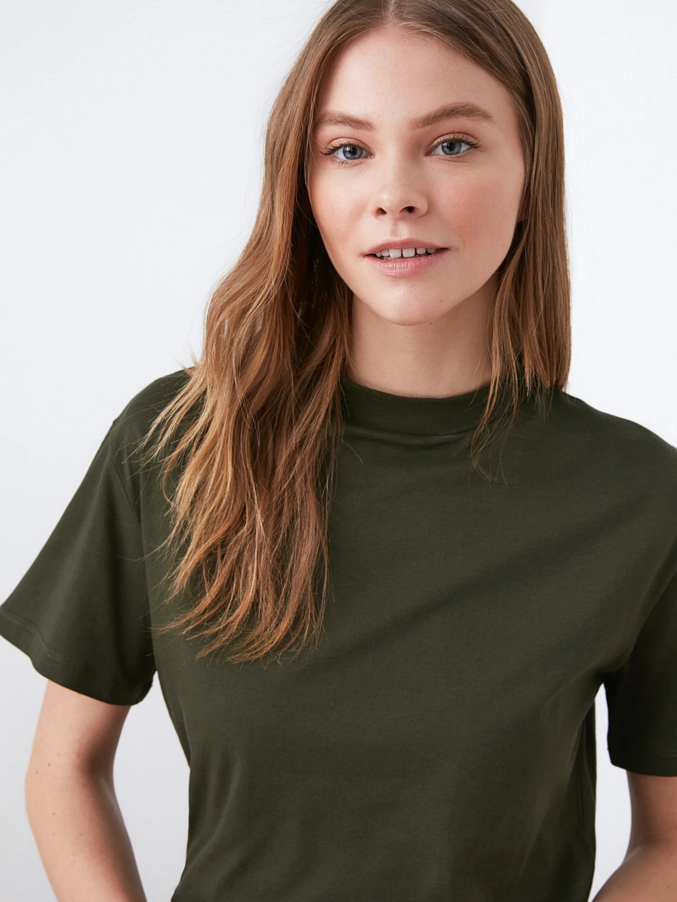 Футболки и поло Trendyol модель TWOAW20TS0096/Haki Футболки и поло Trendyol модель TWOAW20TS0096/Haki Фото