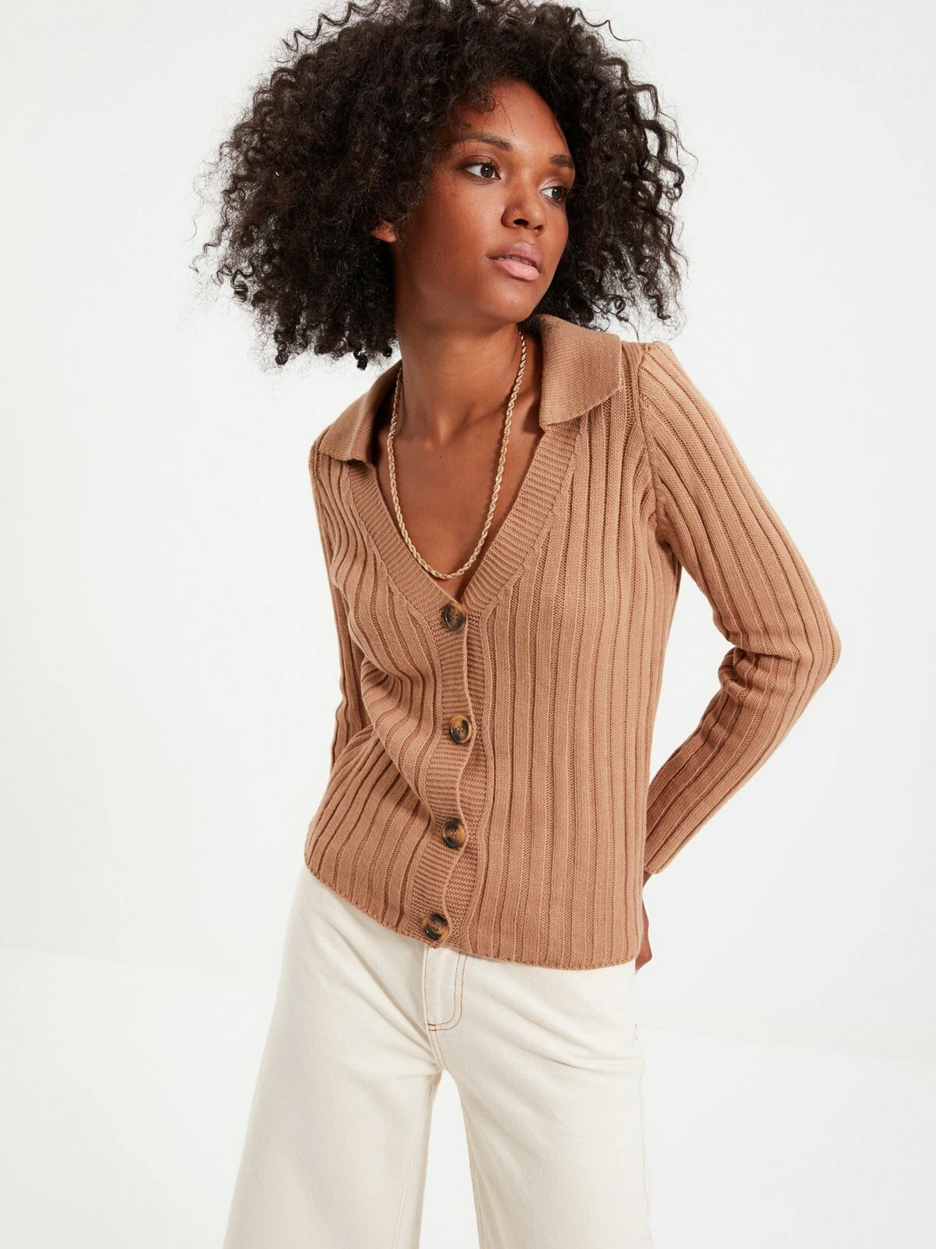 Свитры и кардиганы Trendyol модель TWOAW22HI0403/Camel Свитры и кардиганы Trendyol модель TWOAW22HI0403/Camel Фото