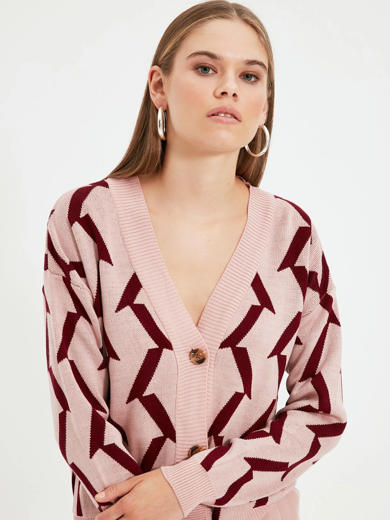 Свитры и кардиганы Trendyol модель TWOAW22HI0600/Pudra Свитры и кардиганы Trendyol модель TWOAW22HI0600/Pudra Фото