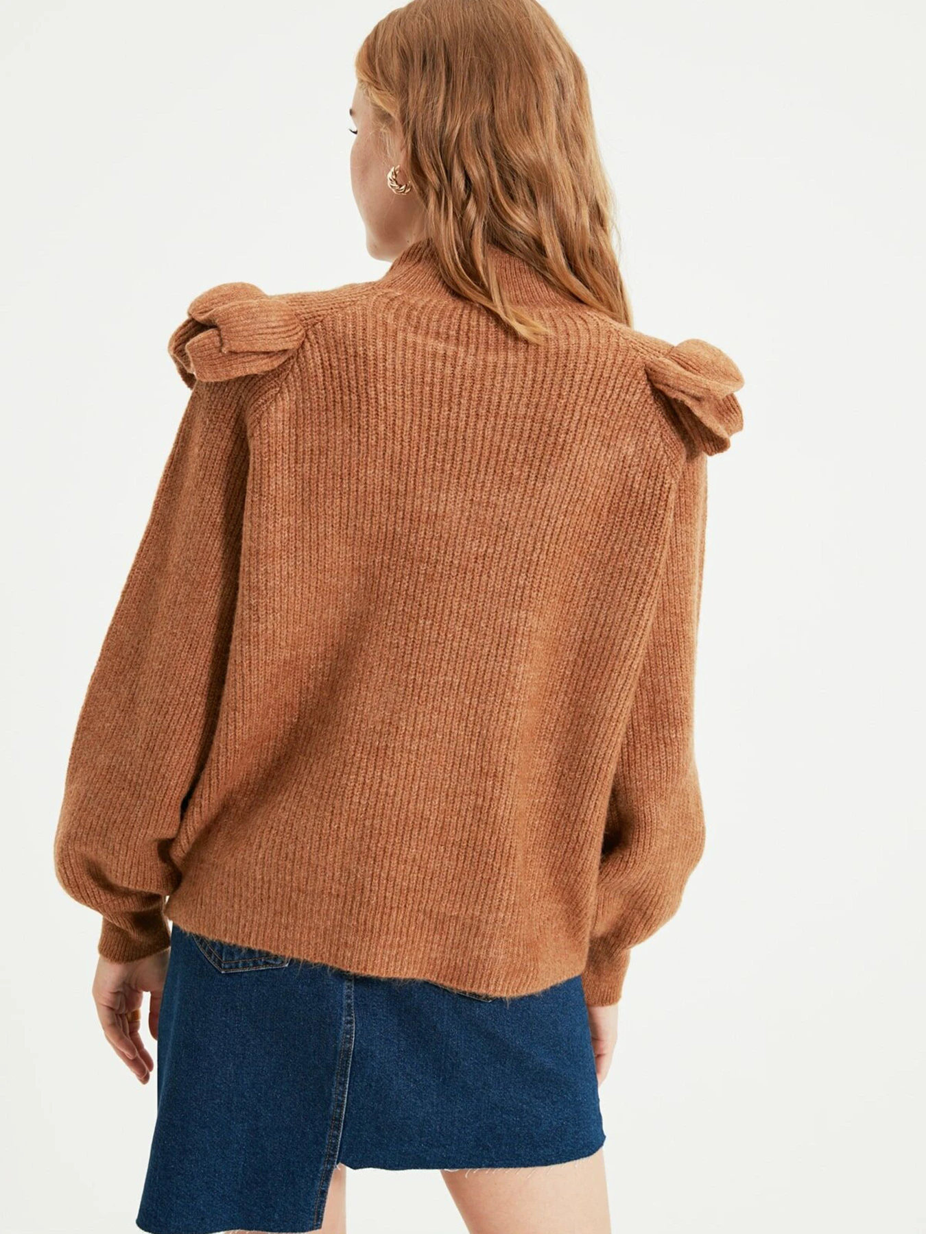 Свитры и кардиганы Trendyol модель TWOAW22KZ0018/Camel Свитры и кардиганы Trendyol модель TWOAW22KZ0018/Camel Фото