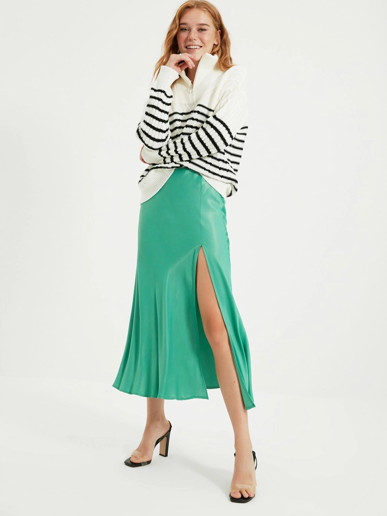 Свитры и кардиганы Trendyol модель TWOAW22KZ0020/Ekru Свитры и кардиганы Trendyol модель TWOAW22KZ0020/Ekru Фото