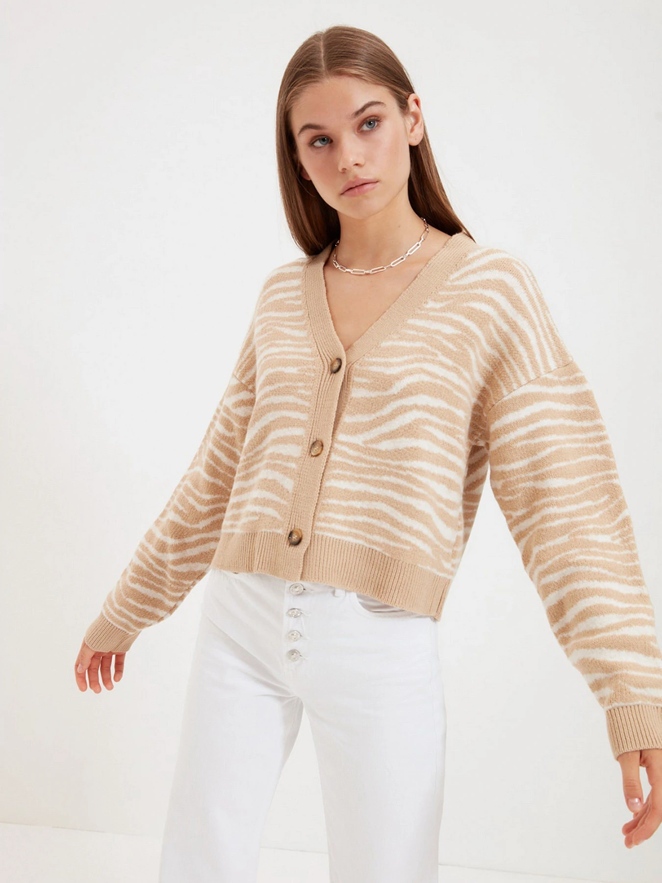Свитры и кардиганы Trendyol модель TWOAW22HI0046/Ekru Фото