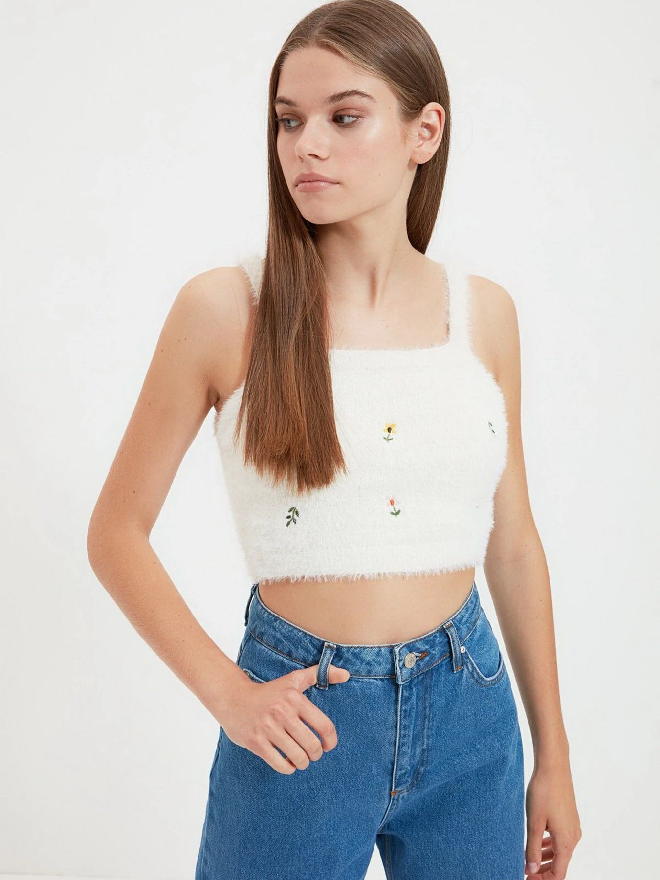 Свитры и кардиганы Trendyol модель TWOAW22HI0055/Ekru Свитры и кардиганы Trendyol модель TWOAW22HI0055/Ekru Фото