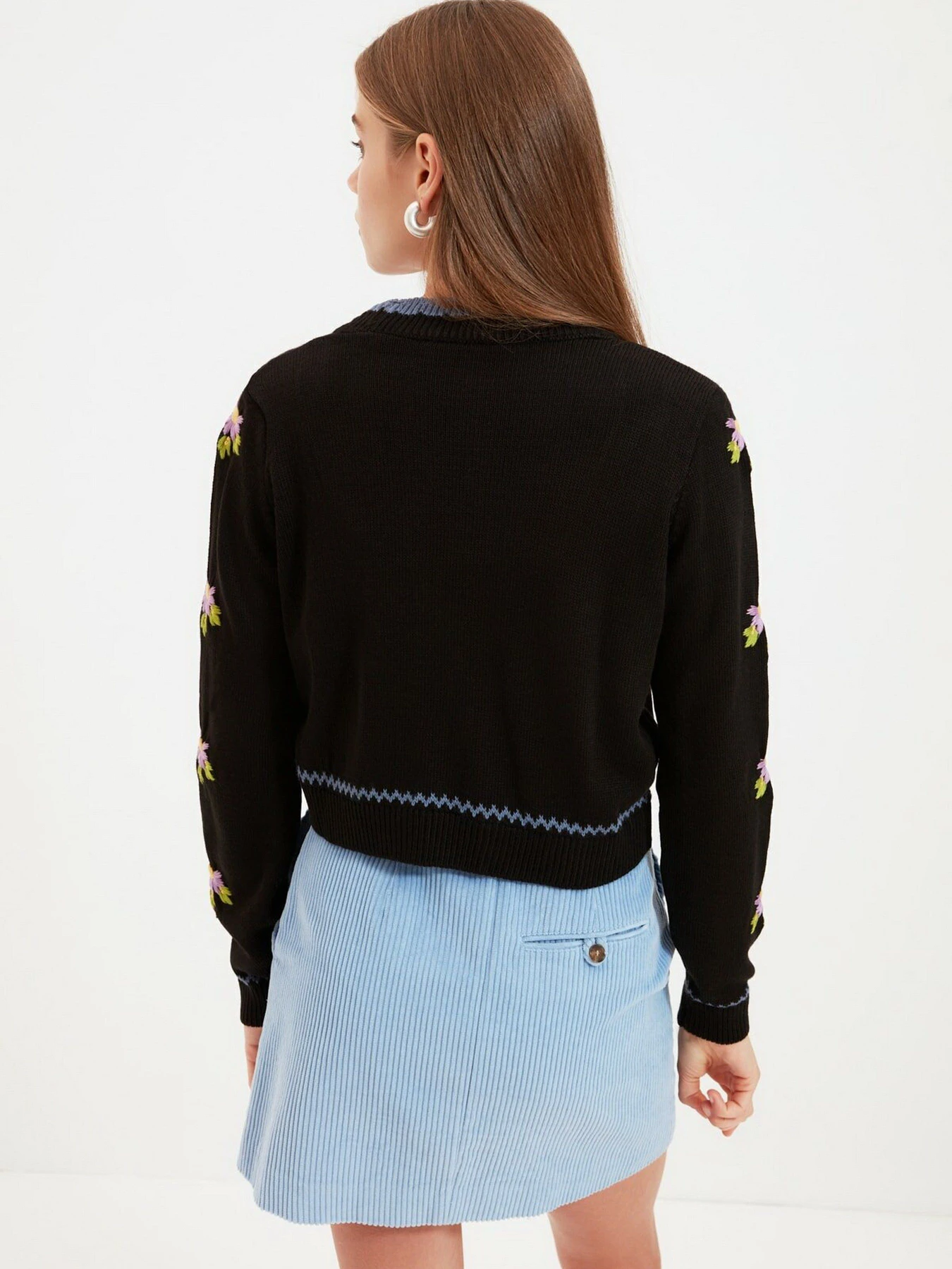 Свитры и кардиганы Trendyol модель TWOAW22HI0112/Siyah Свитры и кардиганы Trendyol модель TWOAW22HI0112/Siyah Фото