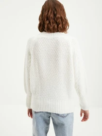 Свитры и кардиганы Trendyol модель TWOAW22KZ0234/Ekru Фото